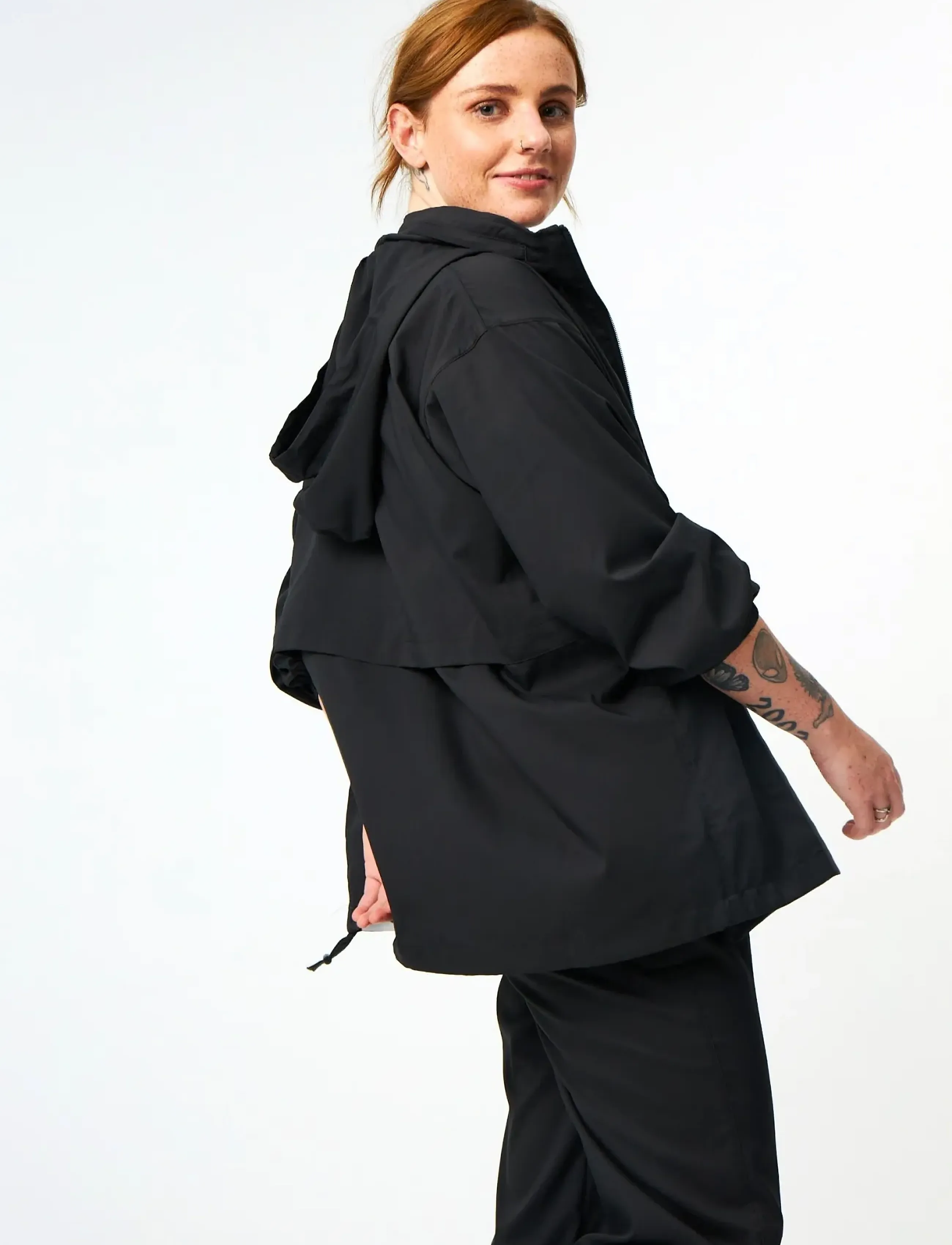 Girlfriend Collective - Sideline Windbreaker, Full Zip - black - 5