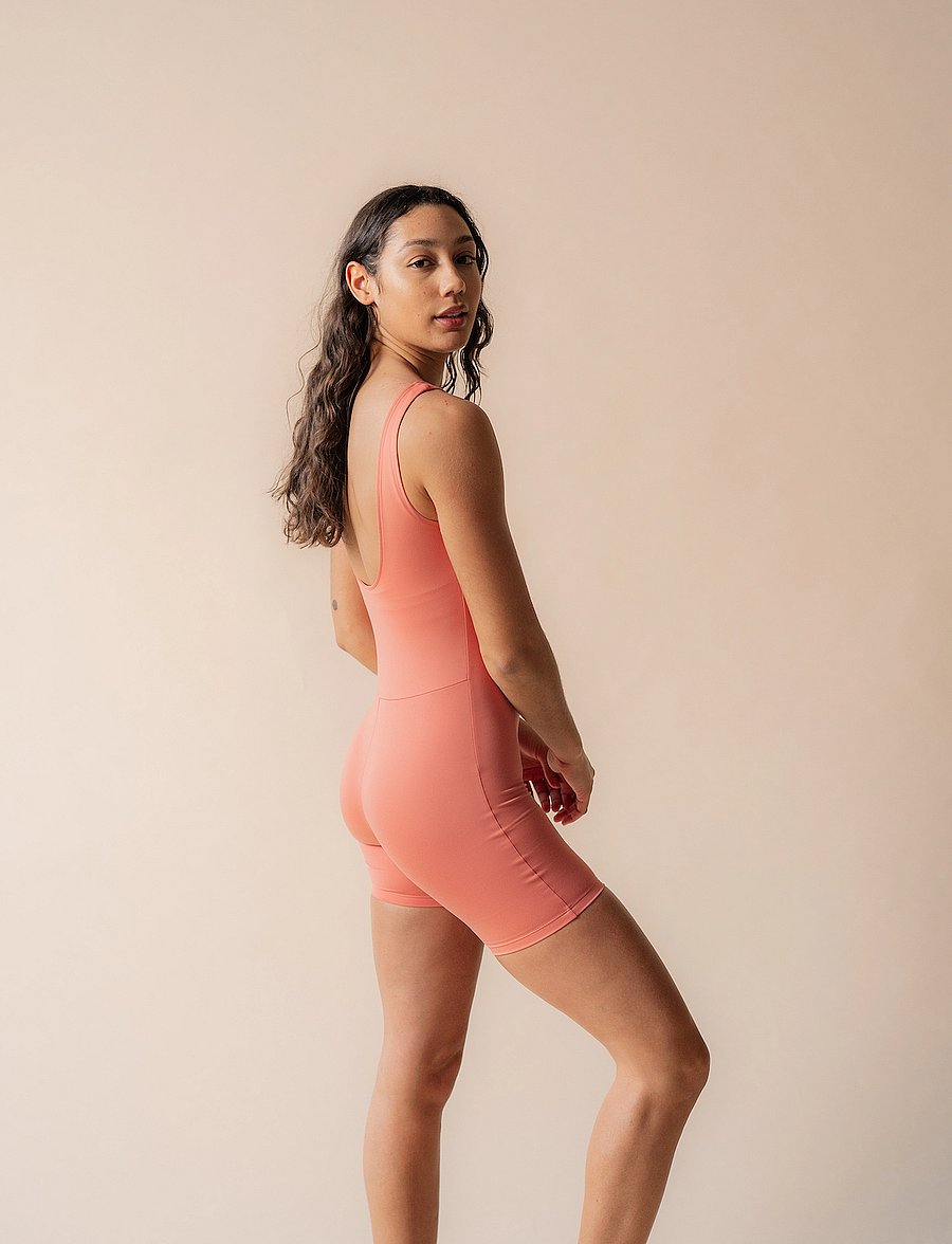 Girlfriend Collective - Bike Unitard, Scoop Neck - pükskostüümid ja bodid - primrose - 3