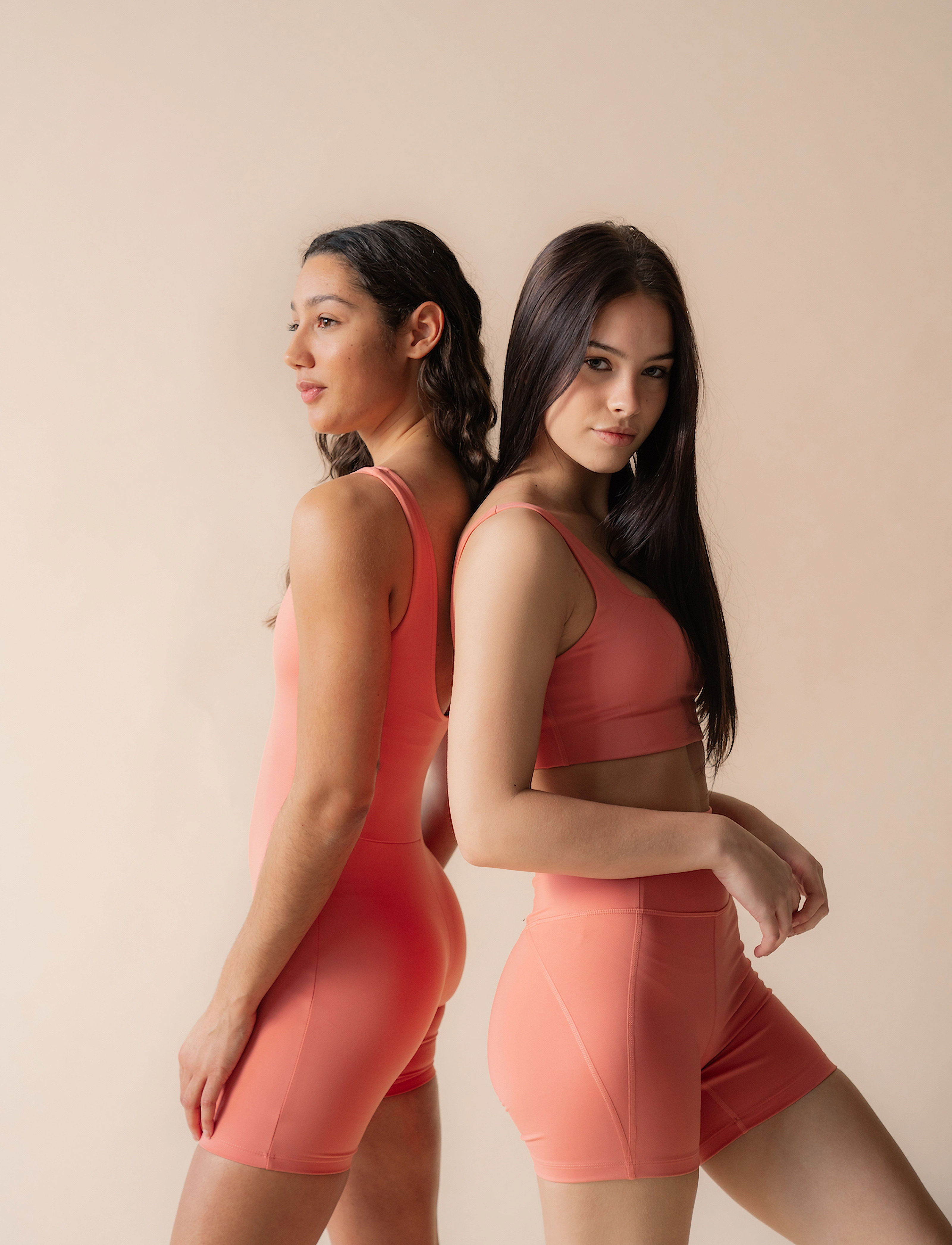 Girlfriend Collective - Bike Unitard, Scoop Neck - pükskostüümid ja bodid - primrose - 5