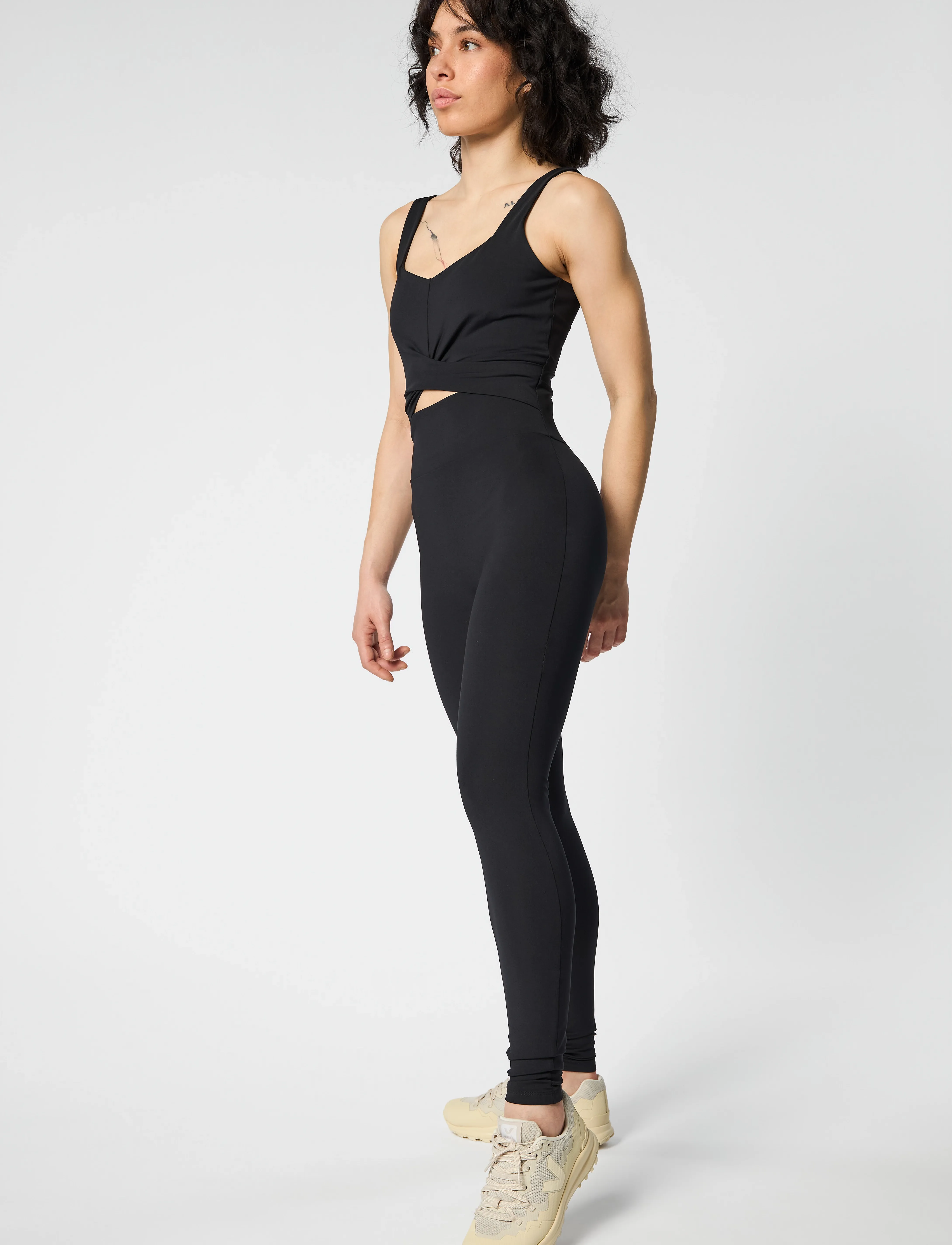 Girlfriend Collective - Twist Unitard - spordisärgid - black - 4