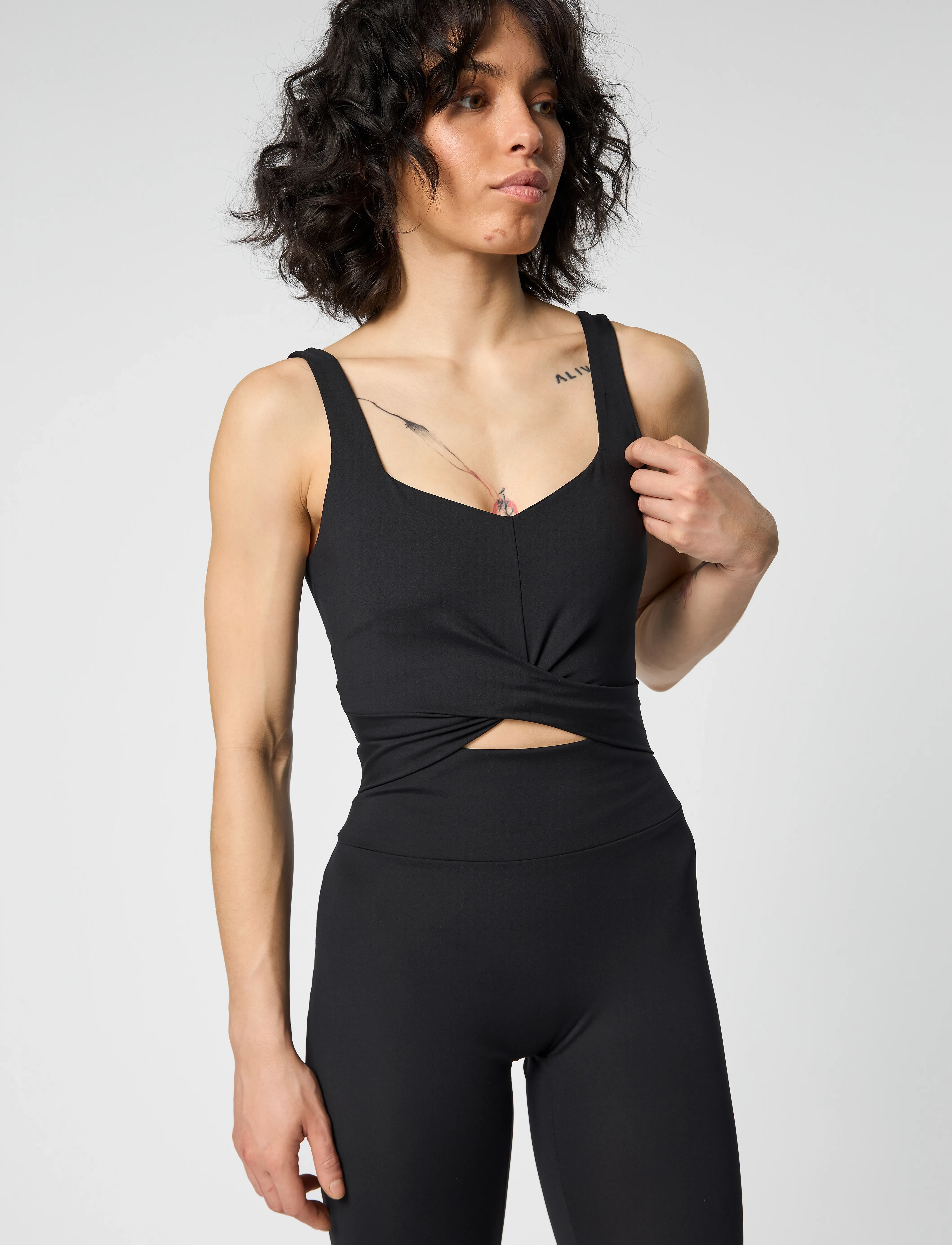 Girlfriend Collective - Twist Unitard - spordisärgid - black - 5