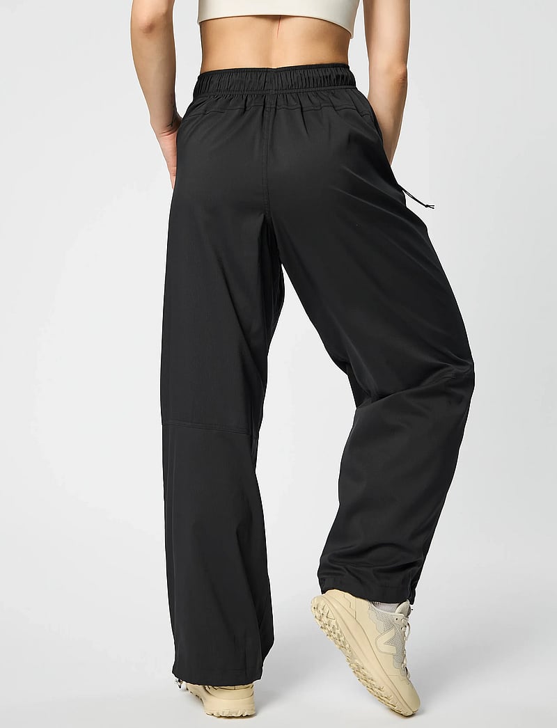 Girlfriend Collective - Amy Adjustable Pants - kasdienio stiliaus kelnės - black - 4