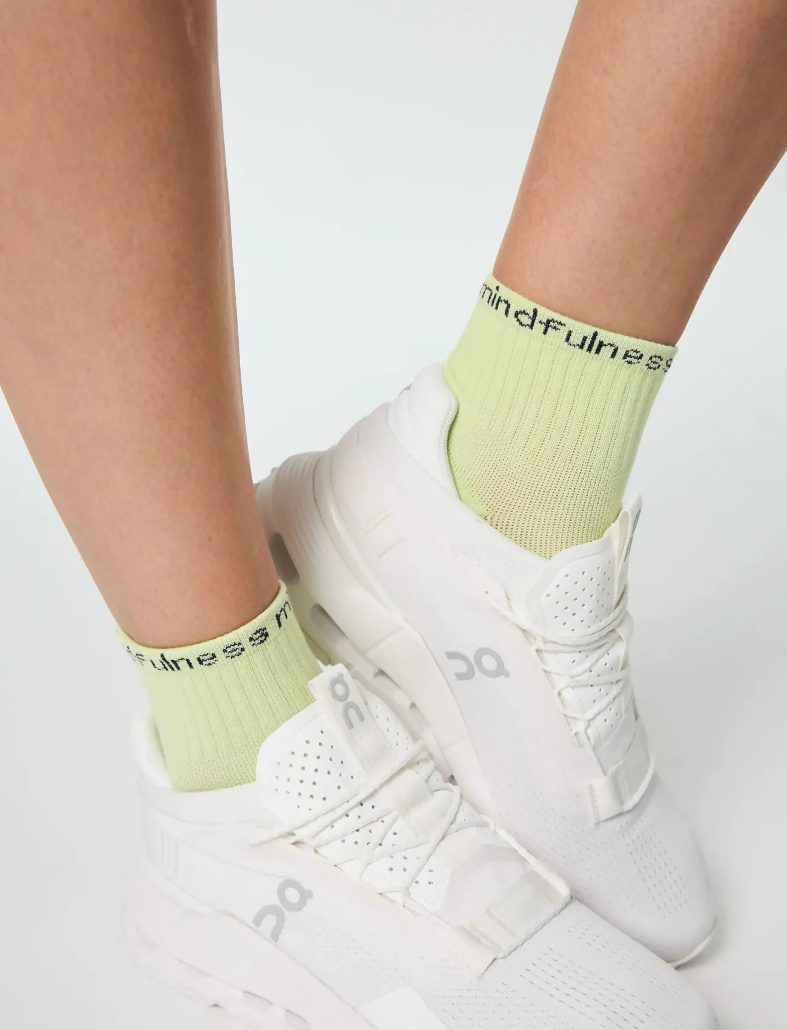 Girlfriend Collective - 3-Pack Mindfulness Quarter Crew Sock - laveste priser - glow - 3