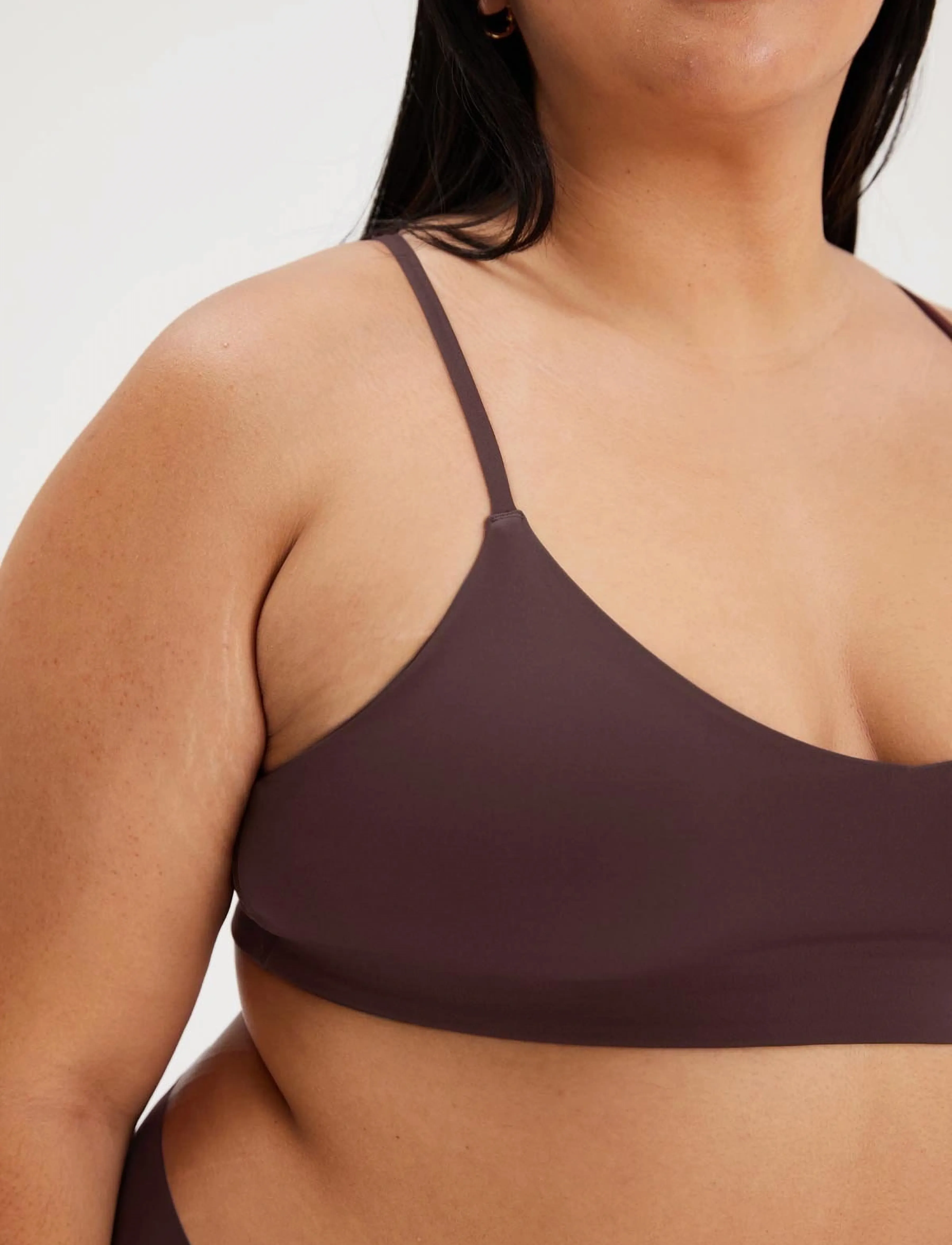 Girlfriend Collective - V-Neck Bralette - bralette - espresso - 3