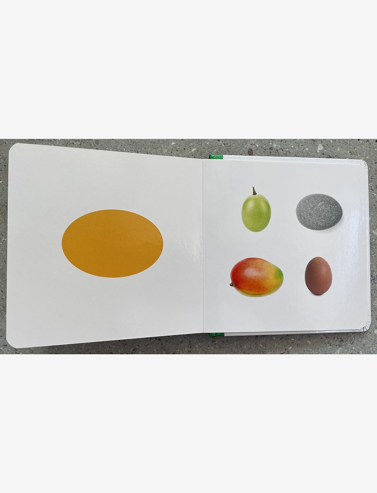 GLOBE - Min lille bog om Former - pædagogiske bøger - boardbook - 3