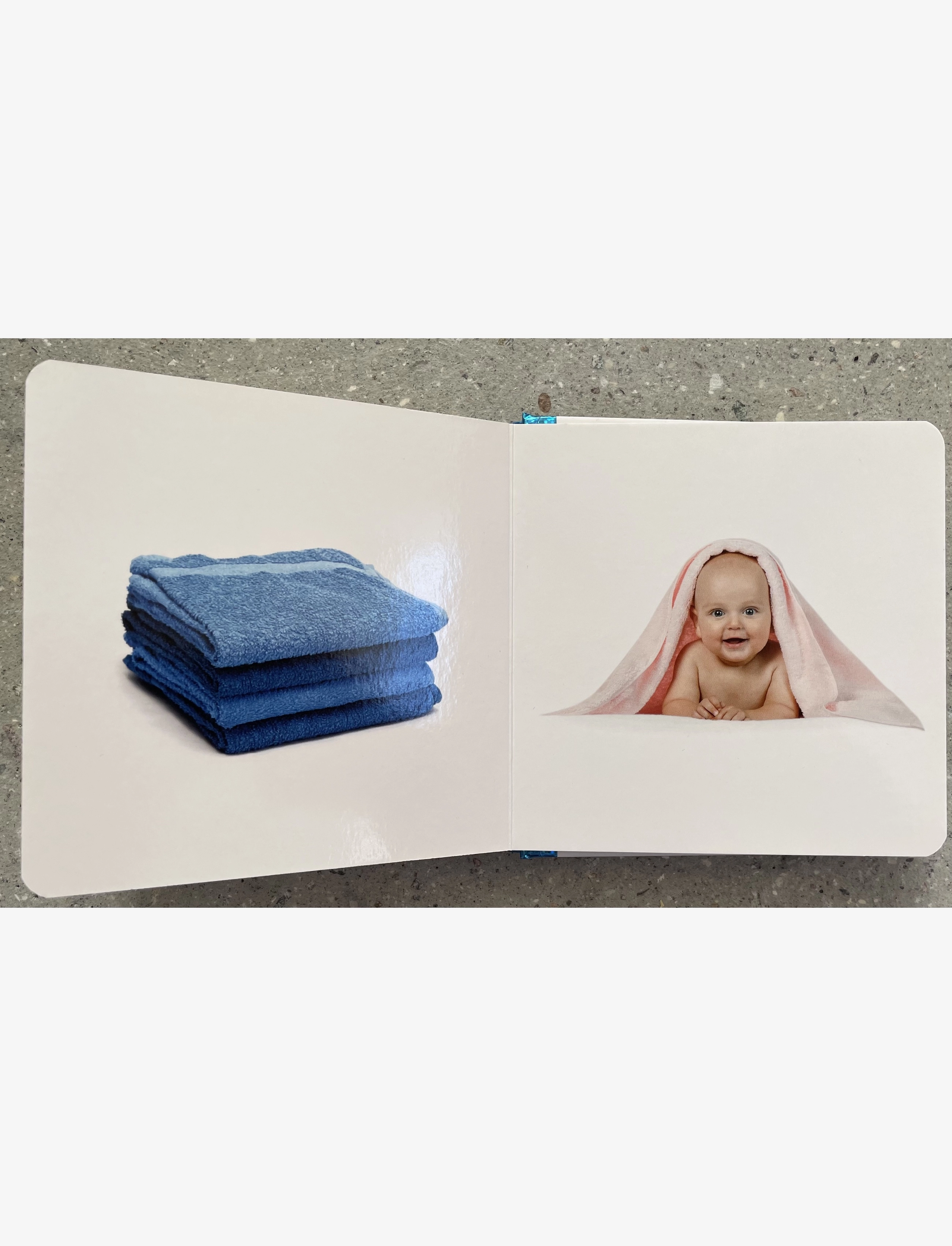 GLOBE - Min lille bog om Bad - babybøger - boardbook - 3