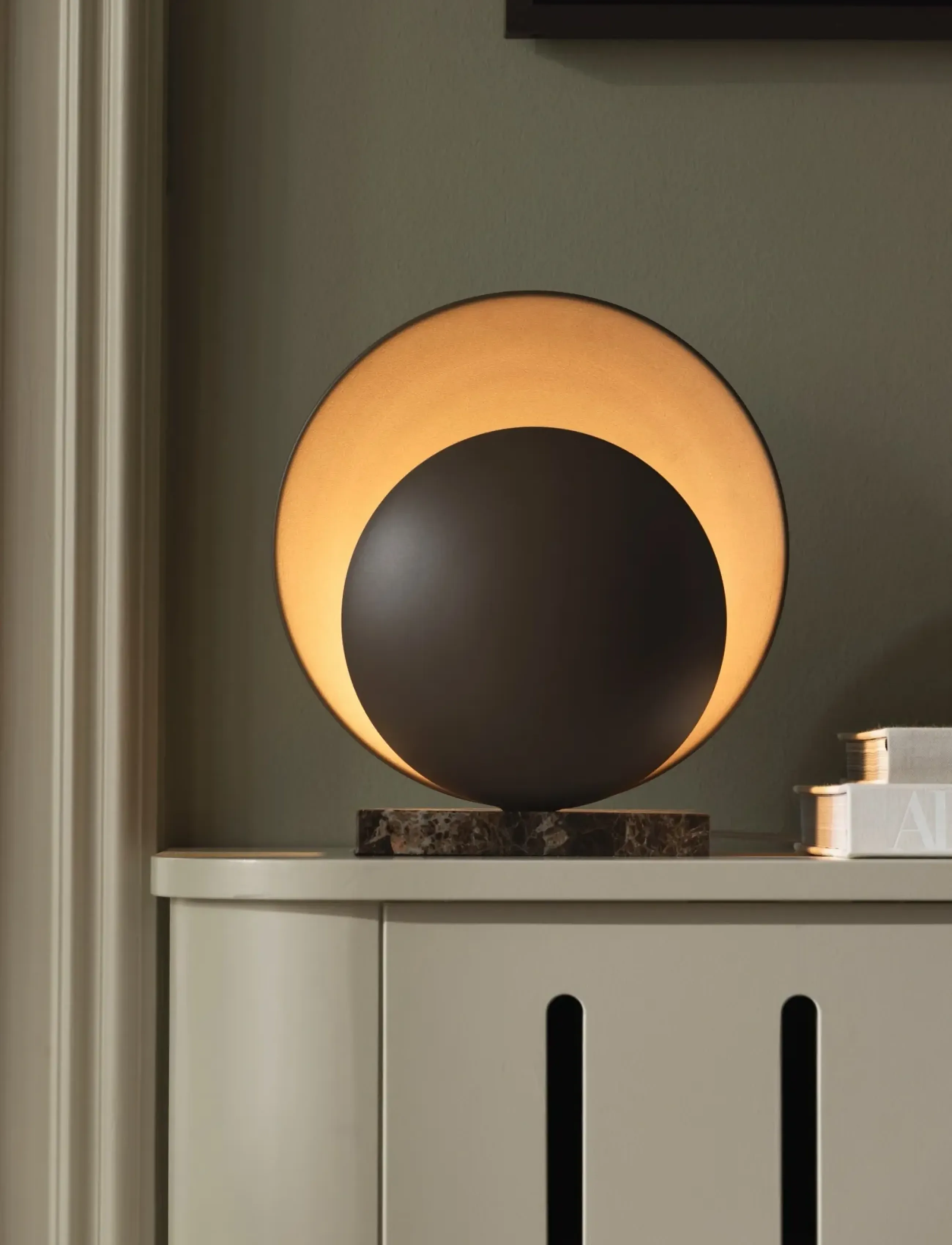Globen Lighting Table Lamp Orbit Mocha/Brown Marble, 30X16X32 cm, Brown, Lamper > Bordlamper, Unisex