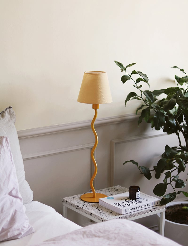 Globen Lighting - Table Lamp Base Twist 50 Green - schreibtisch- & tischlampen - yellow - 3