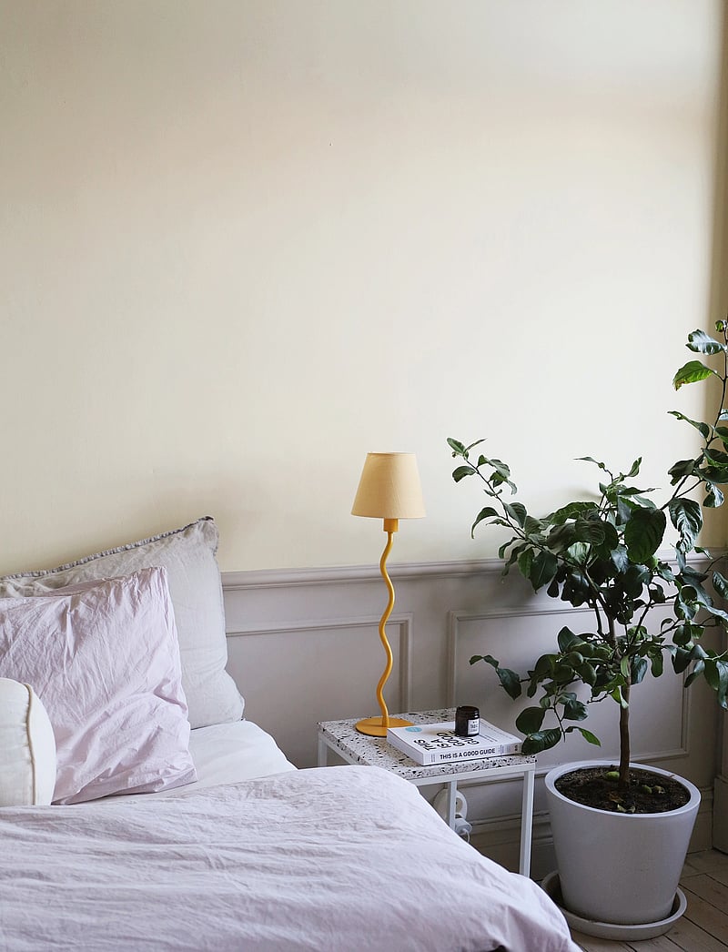 Globen Lighting - Table Lamp Base Twist 50 Green - schreibtisch- & tischlampen - yellow - 4