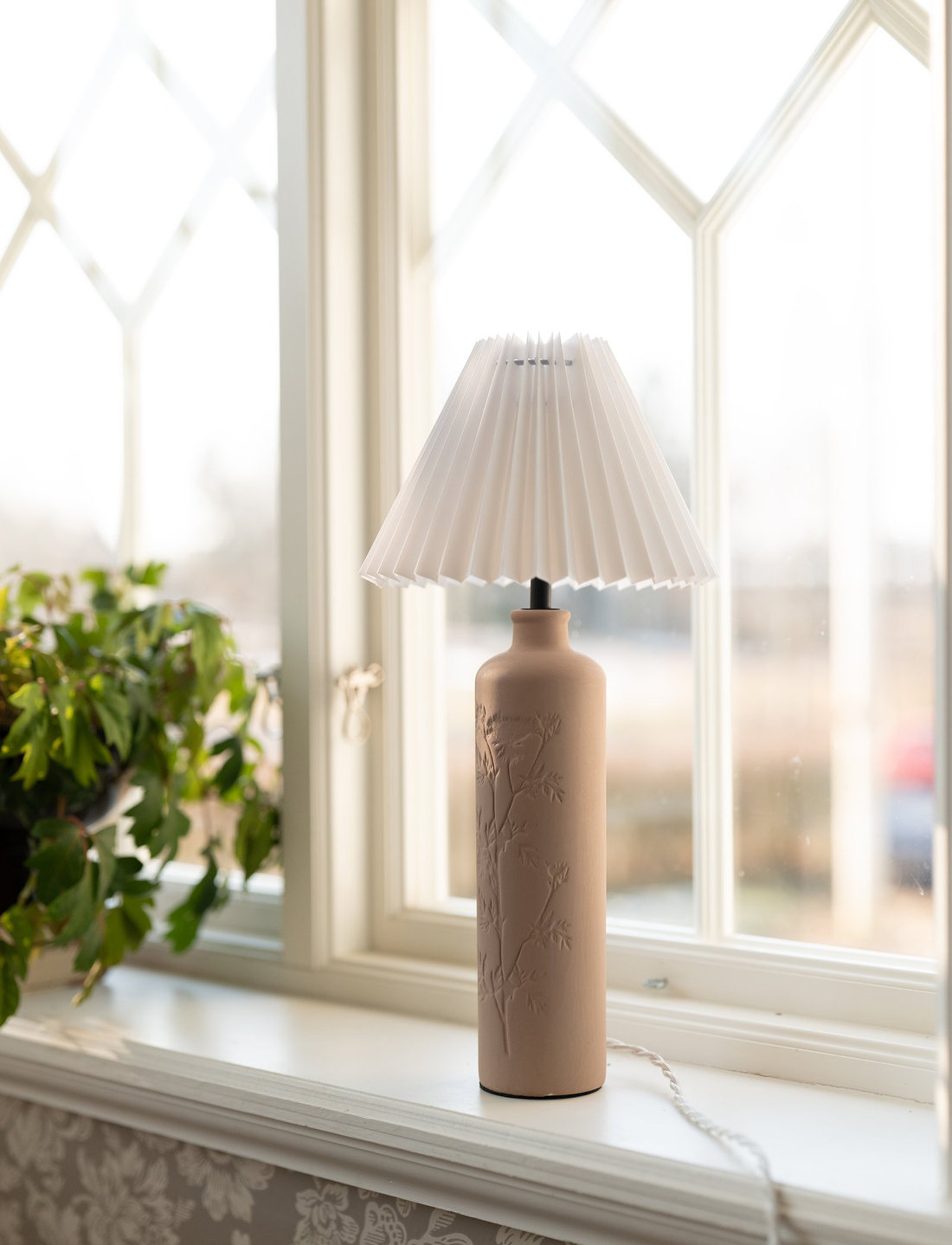 The white company table lamps deals