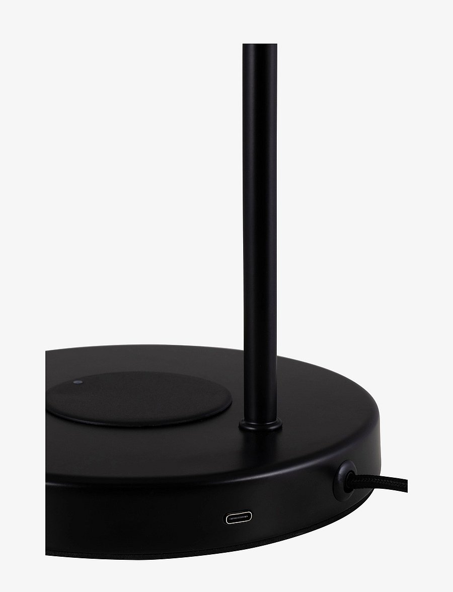 Globen Lighting - Table Lamp Hubble Read with wireless charging Brushed Brass - schreibtisch- & tischlampen - black - 4