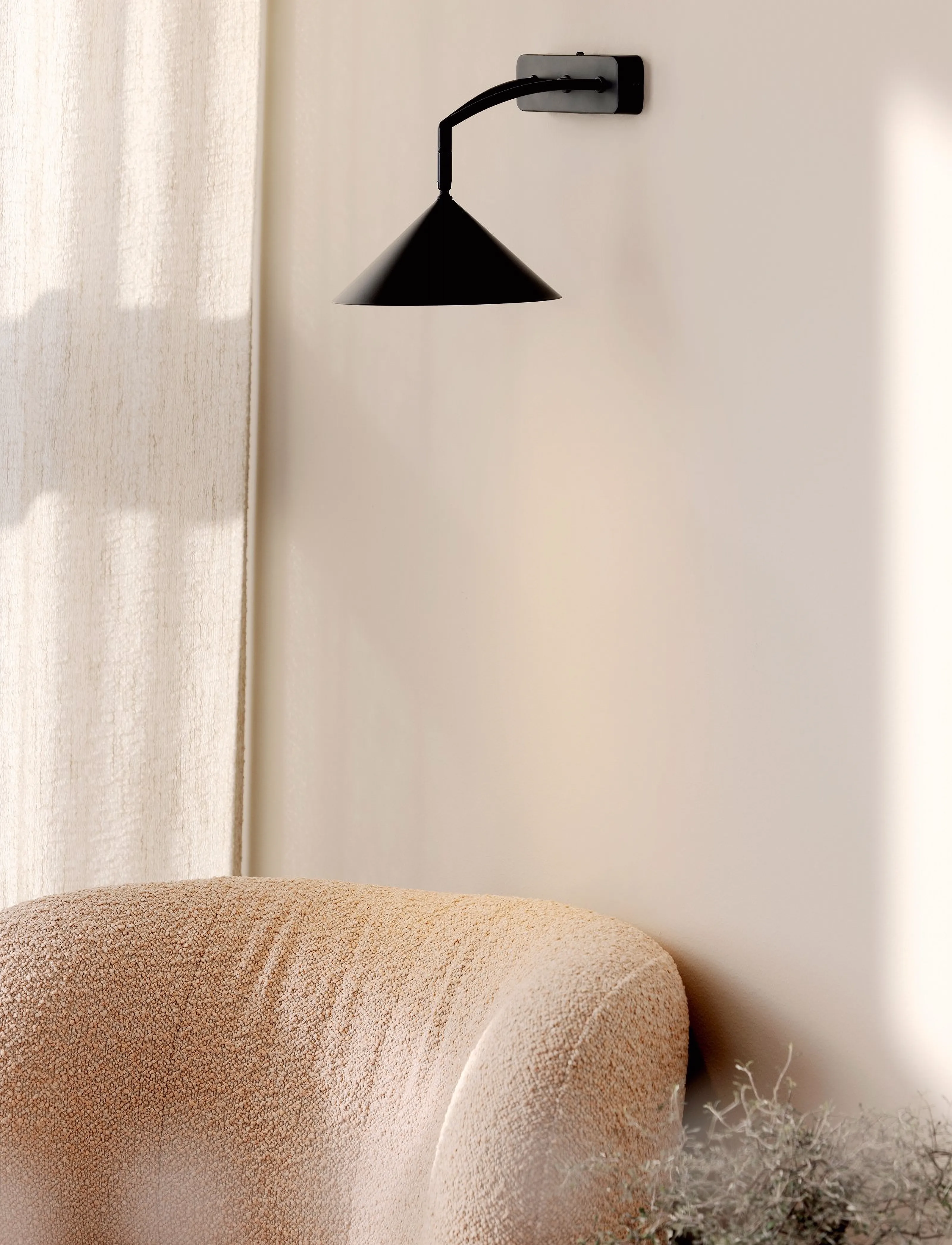 Globen Lighting - Wall Lamp Curve - wall lamps - black - 3