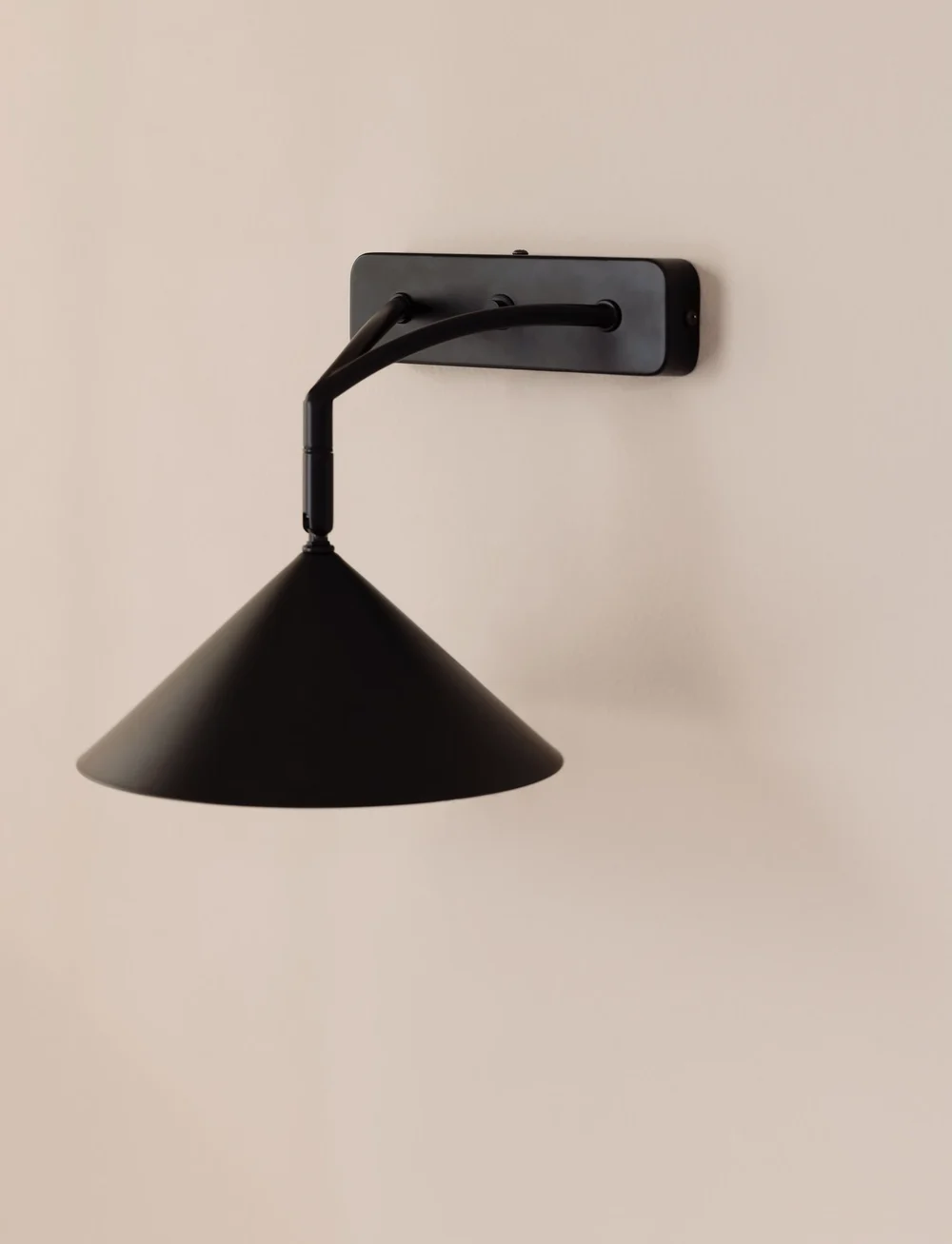 Globen Lighting - Wall Lamp Curve - nach preis einkaufen - black - 4