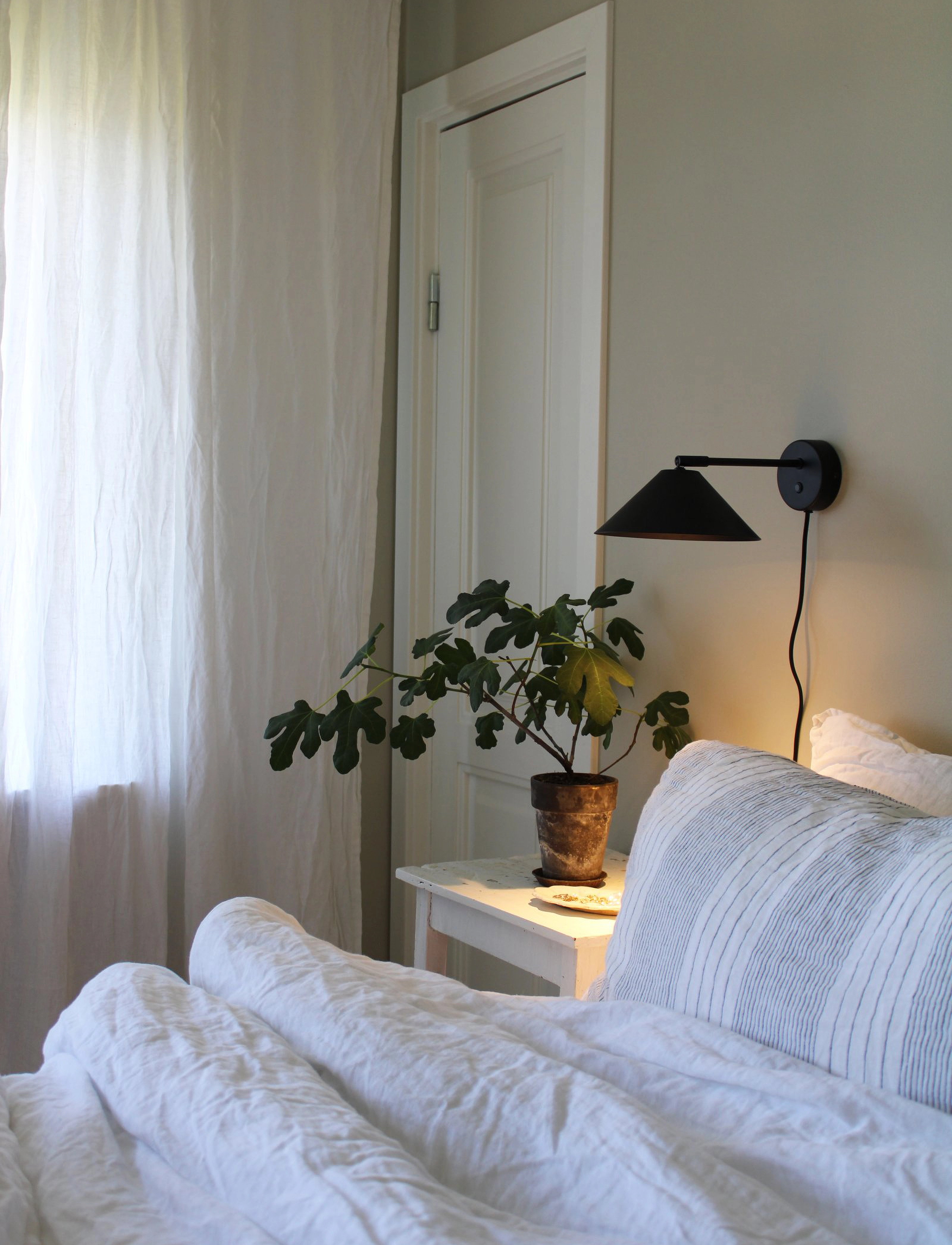 Globen Lighting - Wall lamp Cannes 20 - væglamper - black - 5