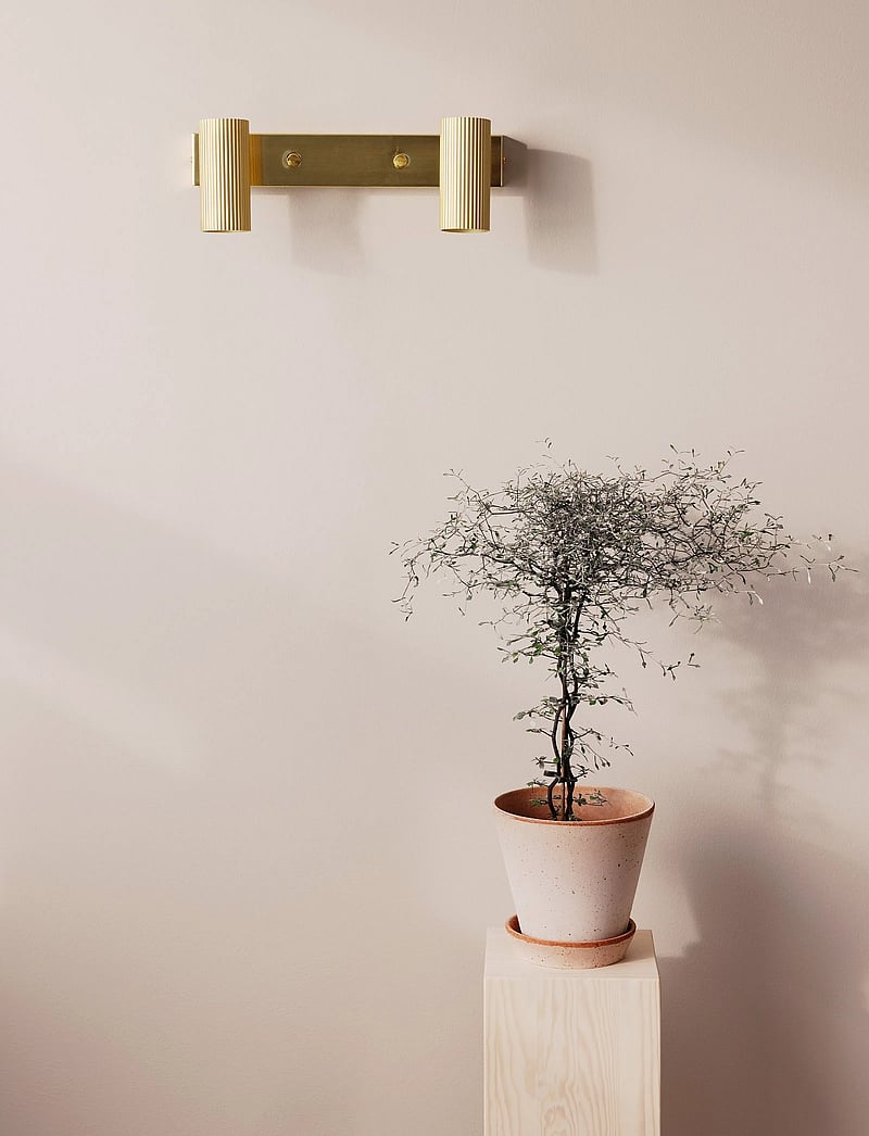 Globen Lighting - Wall Lamp Hubble 2 - wandleuchten - brushed brass - 0