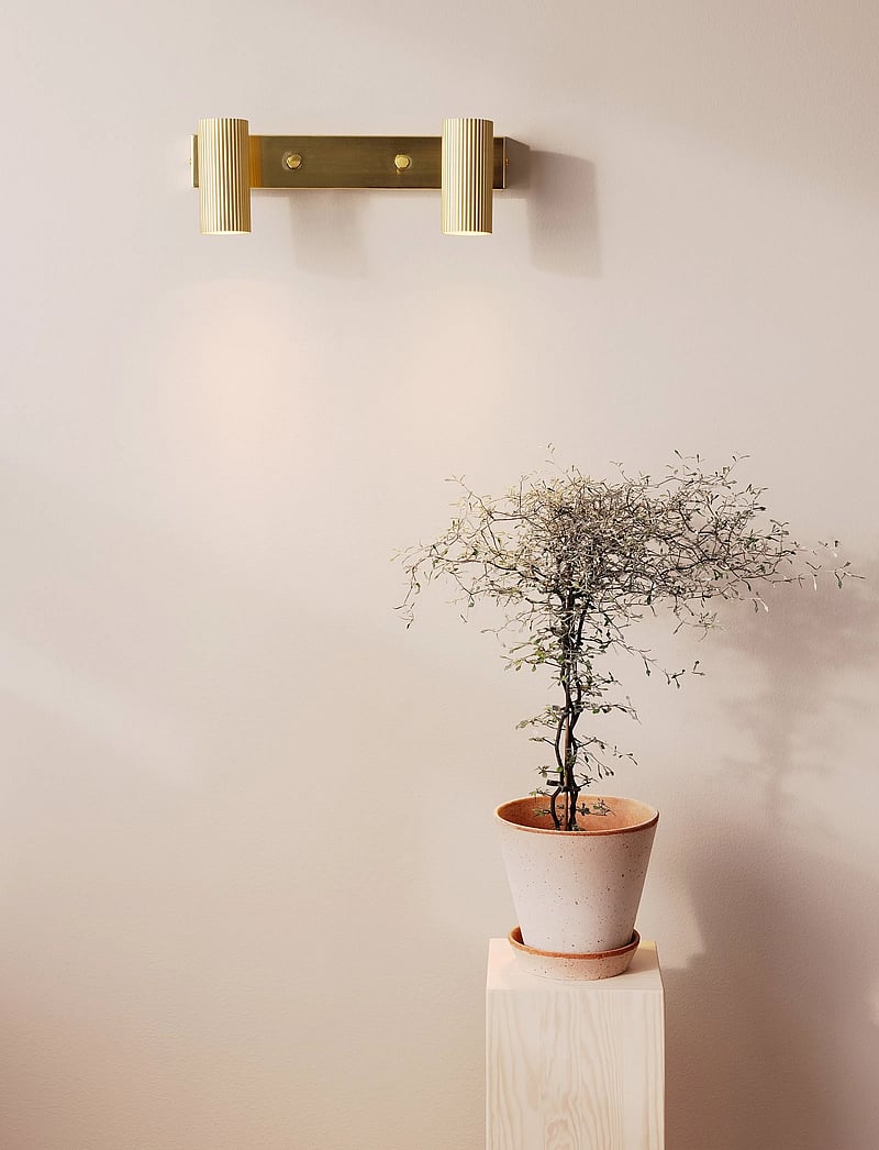 Globen Lighting - Wall Lamp Hubble 2 - wandleuchten - brushed brass - 3