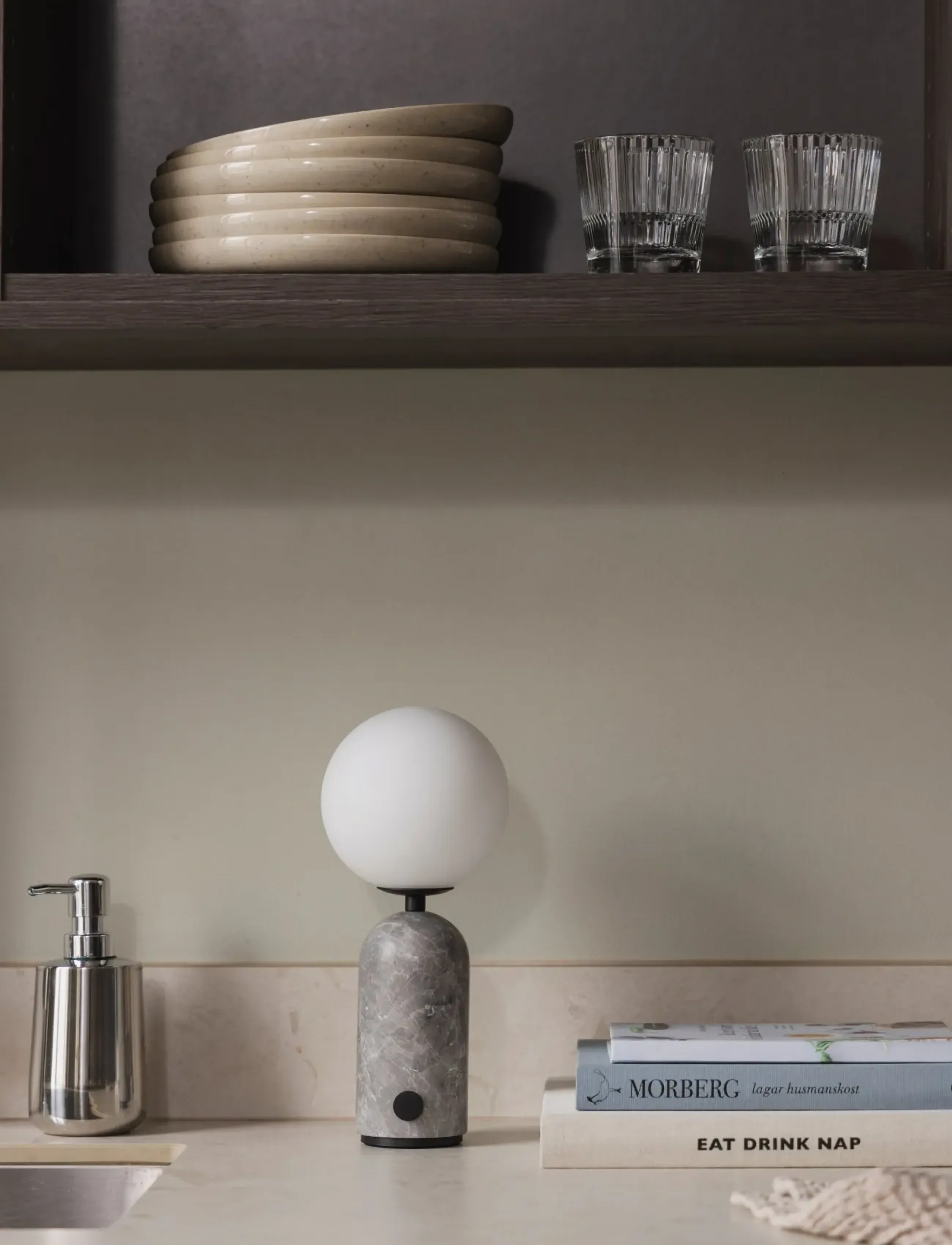 Globen Lighting - Portable table lamp Torrano Grey marble - bordlamper - grey marble - 2
