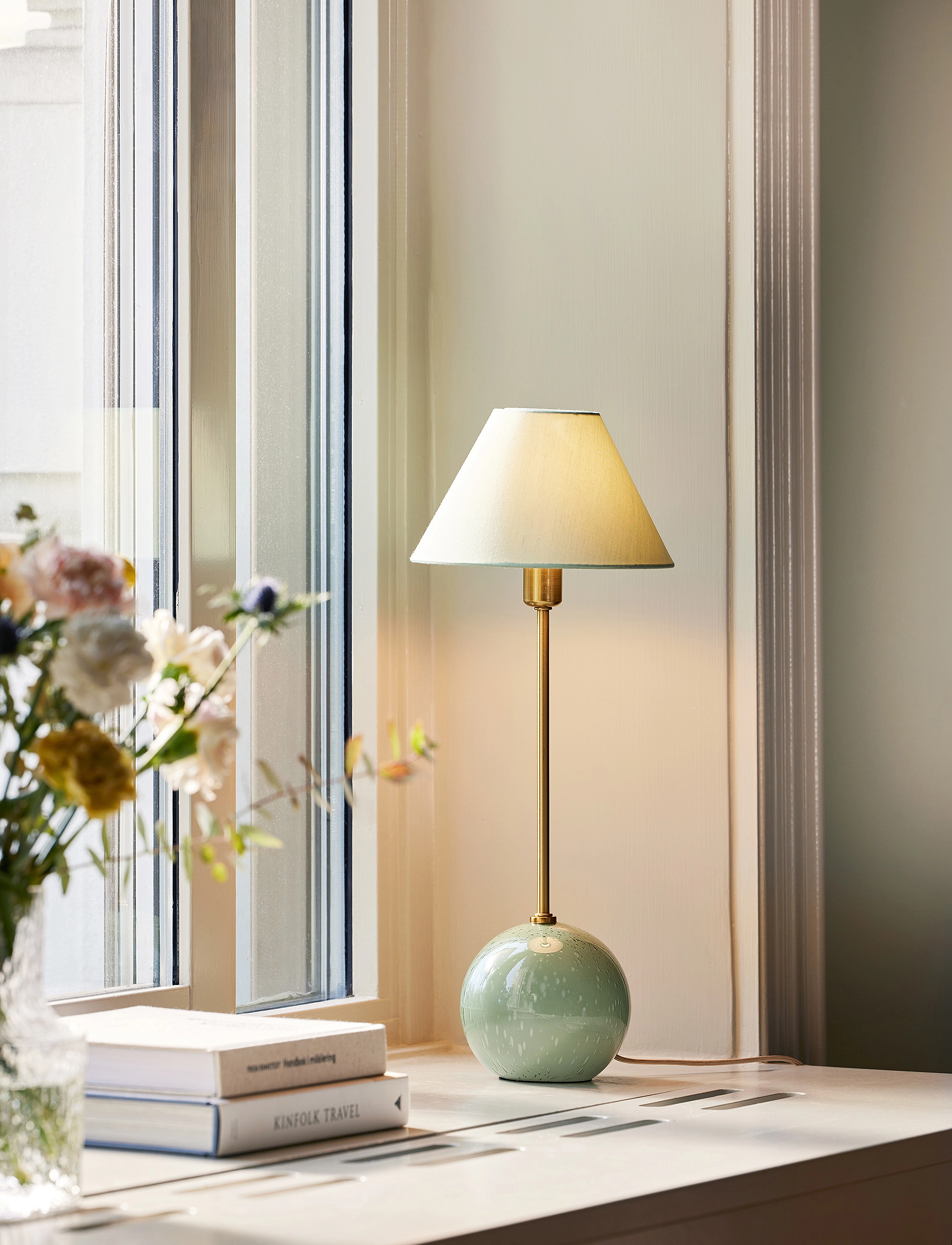 Globen Lighting Table Lamp Iris 20 Cream, H51 cm, Lamps, Grün - Homeware