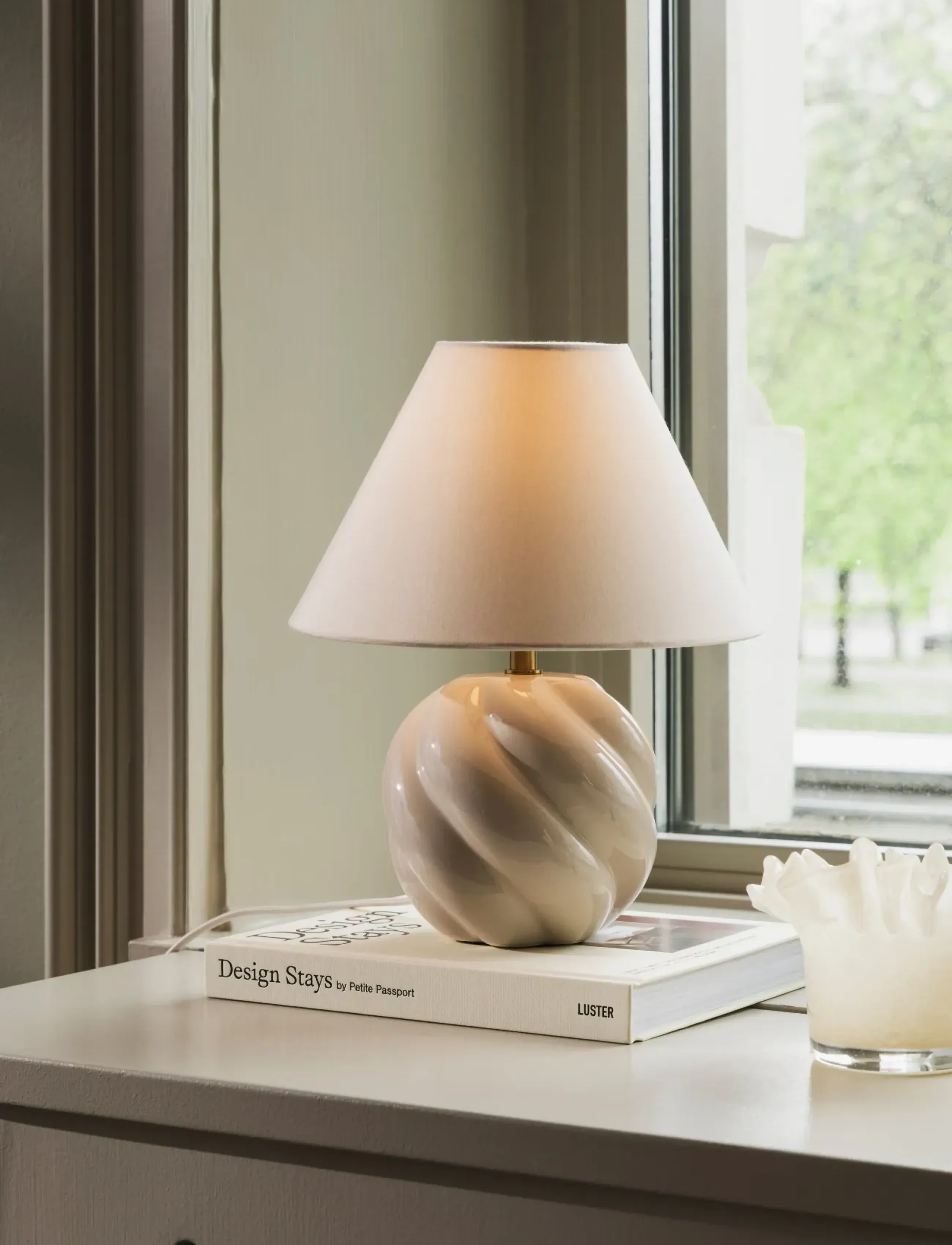 Globen Lighting Table Lamp Dahlia 24 Beige, 24X24X31 cm, Lamps, Beige - Homeware
