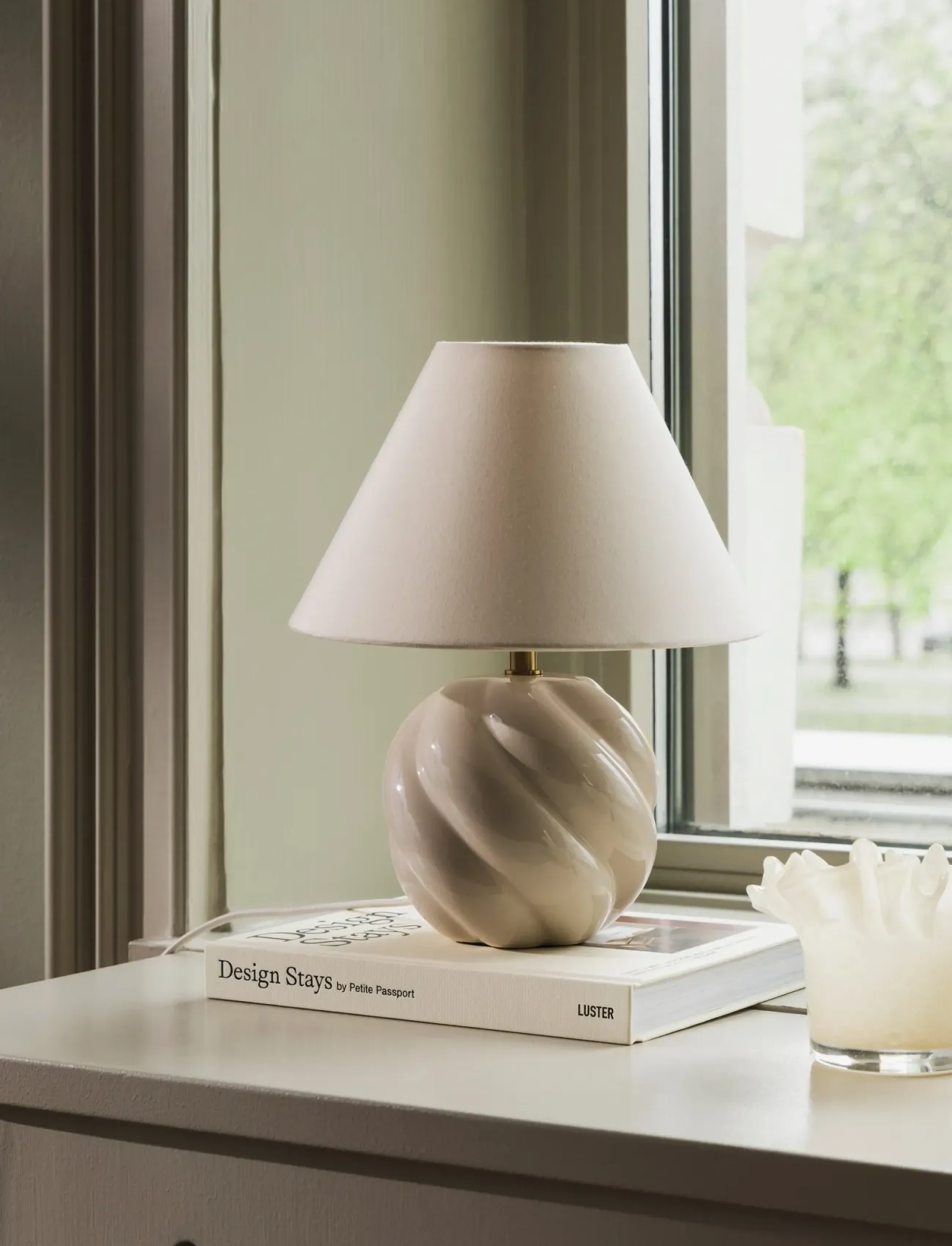 Globen Lighting - Table lamp Dahlia 24 Beige - bordslampor - beige - 2