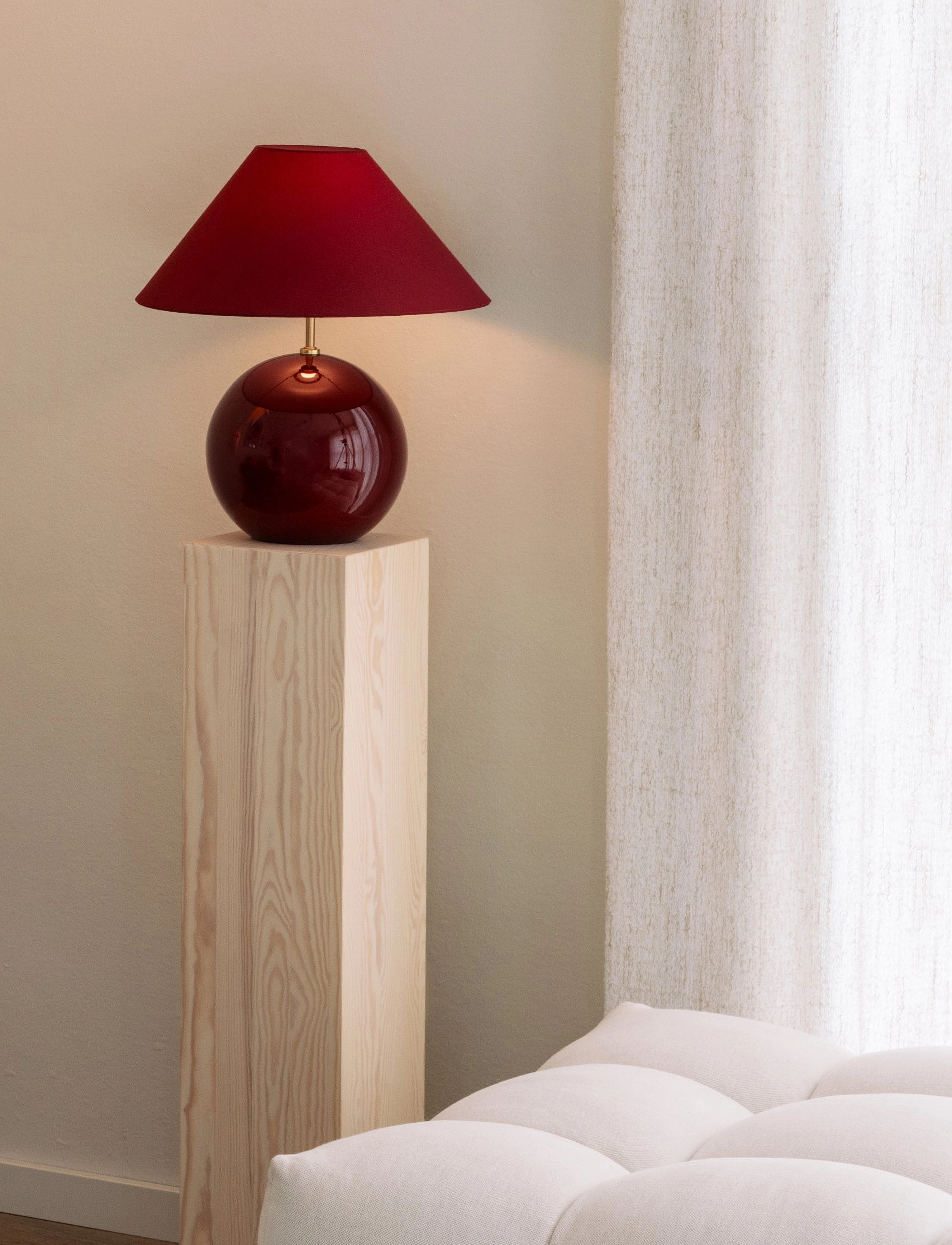 Globen Lighting Iris 35 Bordlampe, H39, Red, Lamper > Bordlamper, Unisex