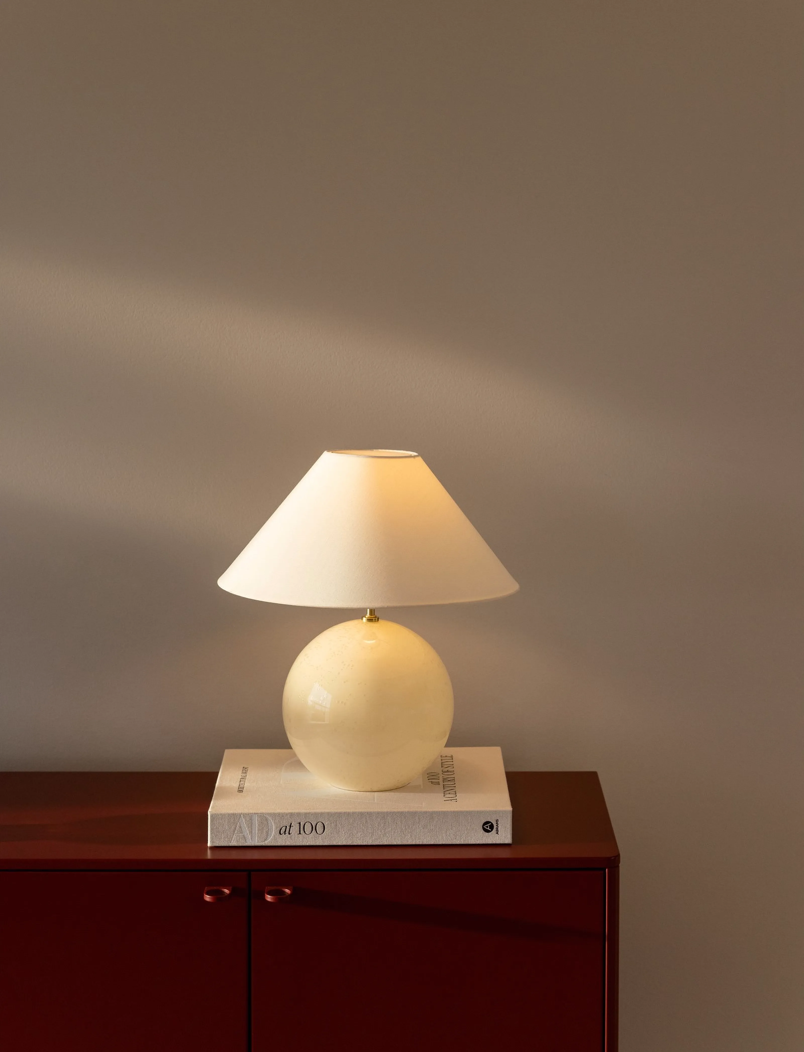 Globen Lighting - Table Lamp Iris 35 - window lamps - cream - 4
