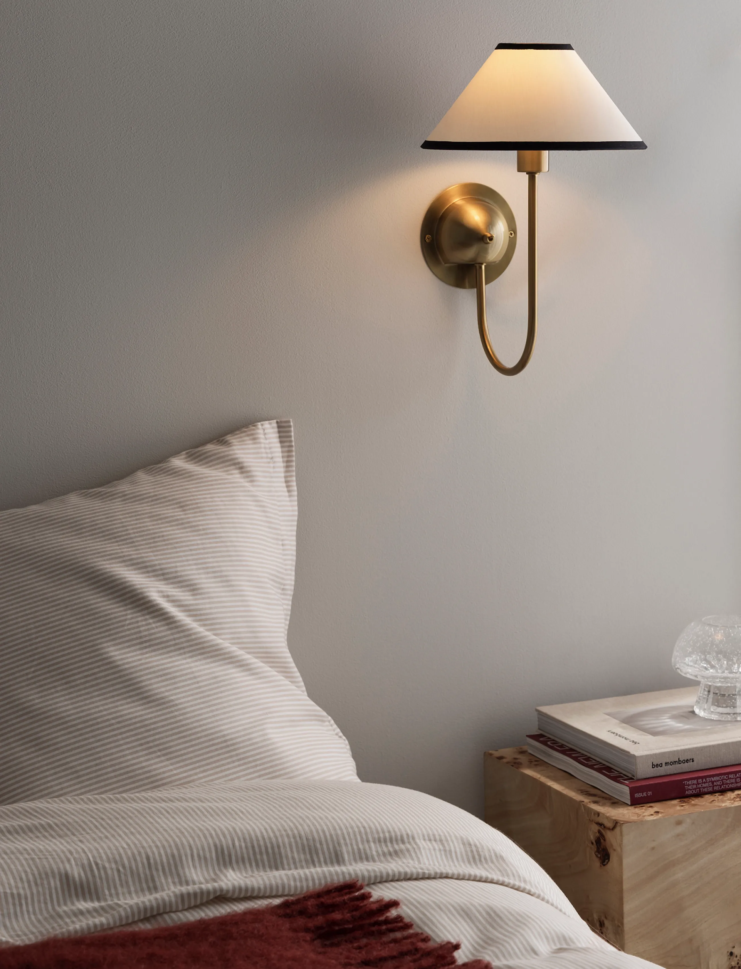 Globen Lighting - Wall lamp Iris Burgundy - wandleuchten - cream/noir - 0