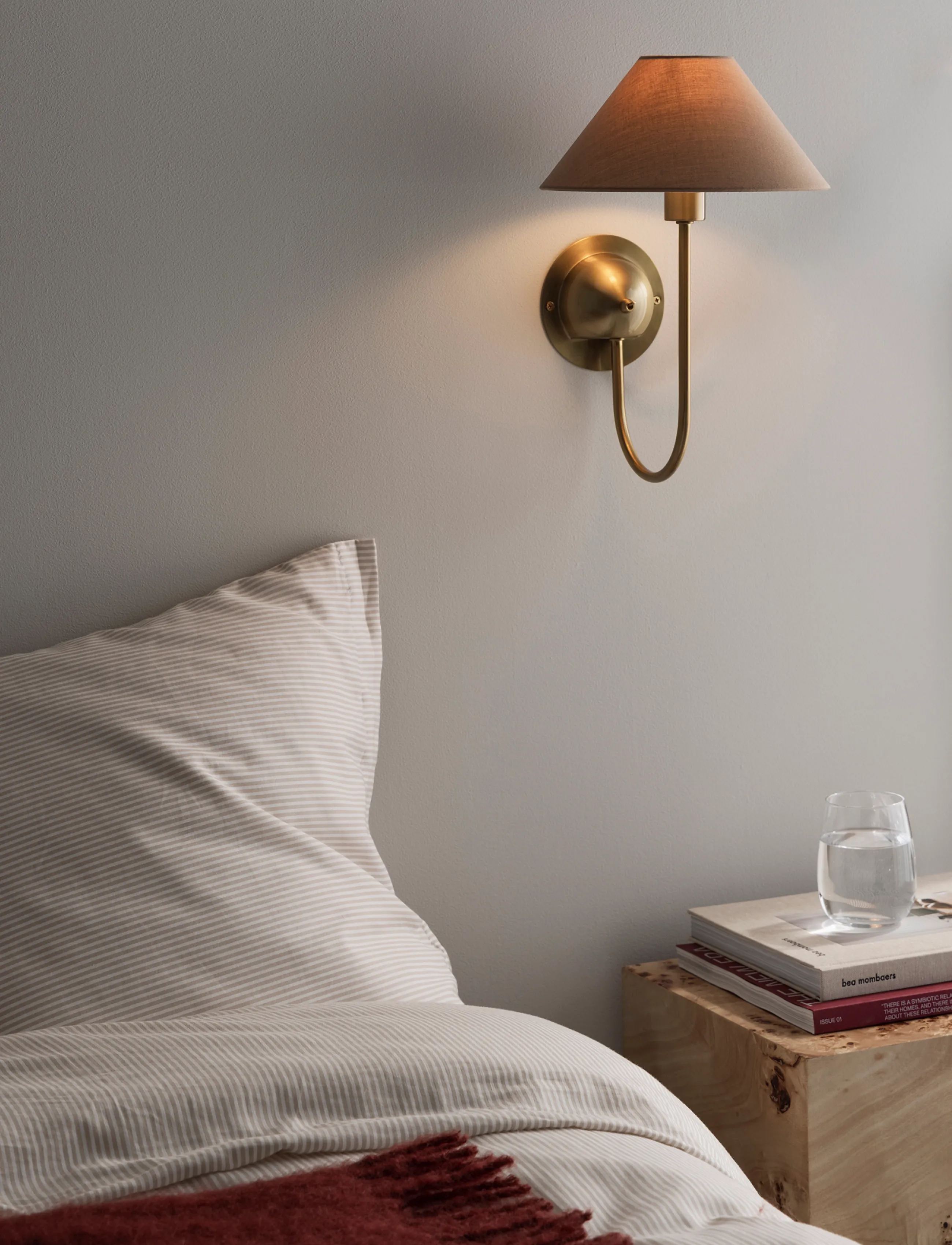 Globen Lighting - Wall lamp Iris Burgundy - mocha - 0