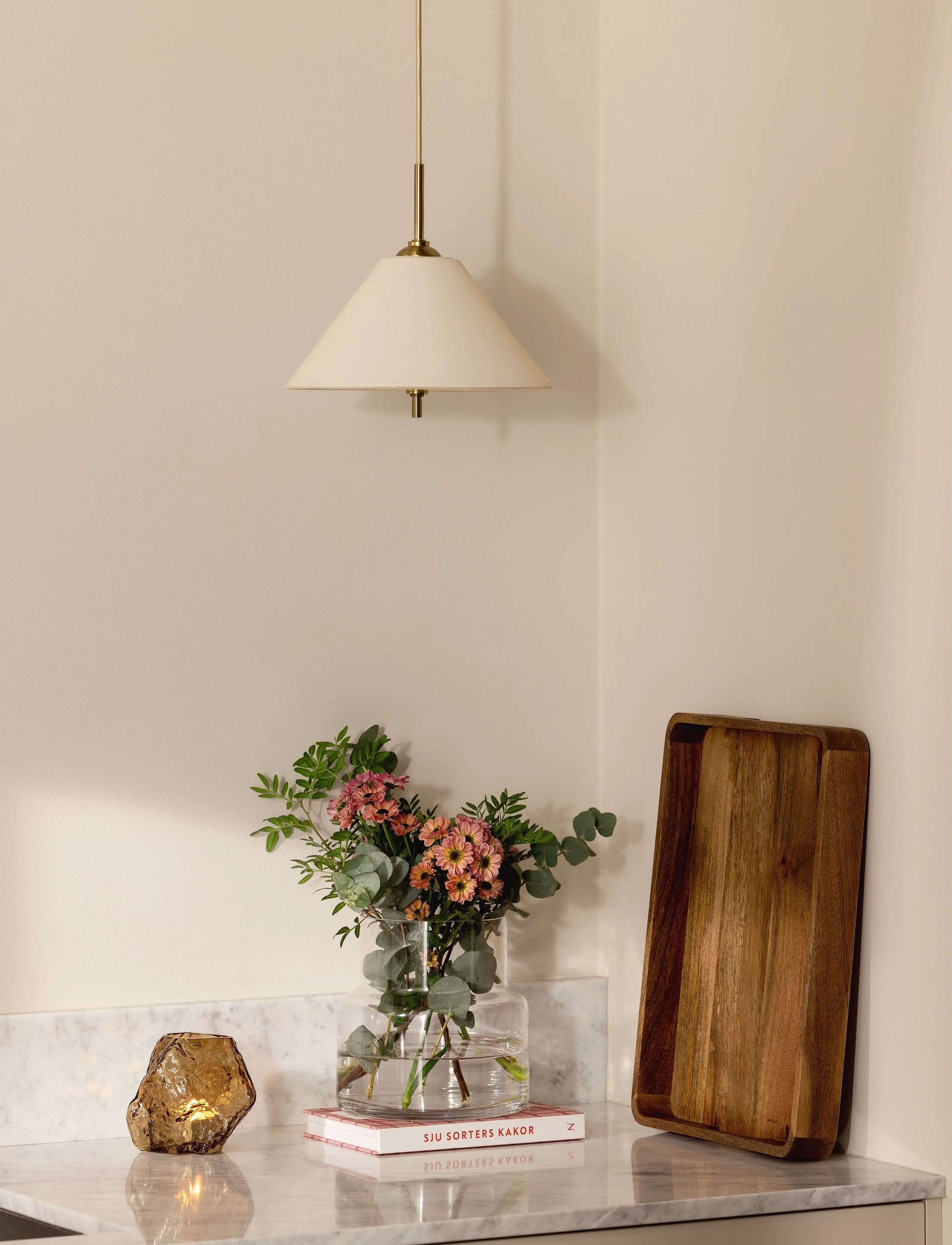 Globen Lighting Pendellampe Iris 25, Ø 25 cm, Ceiling Lamps, Creme - Pendant Homeware