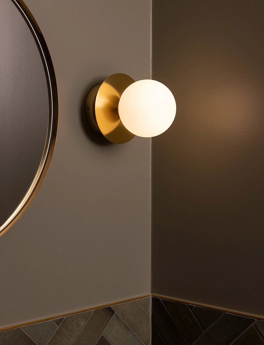 Globen Lighting - Wall Lamp/Ceiling Lamp Art Deco IP44 - wandleuchten - brushed brass/white - 3