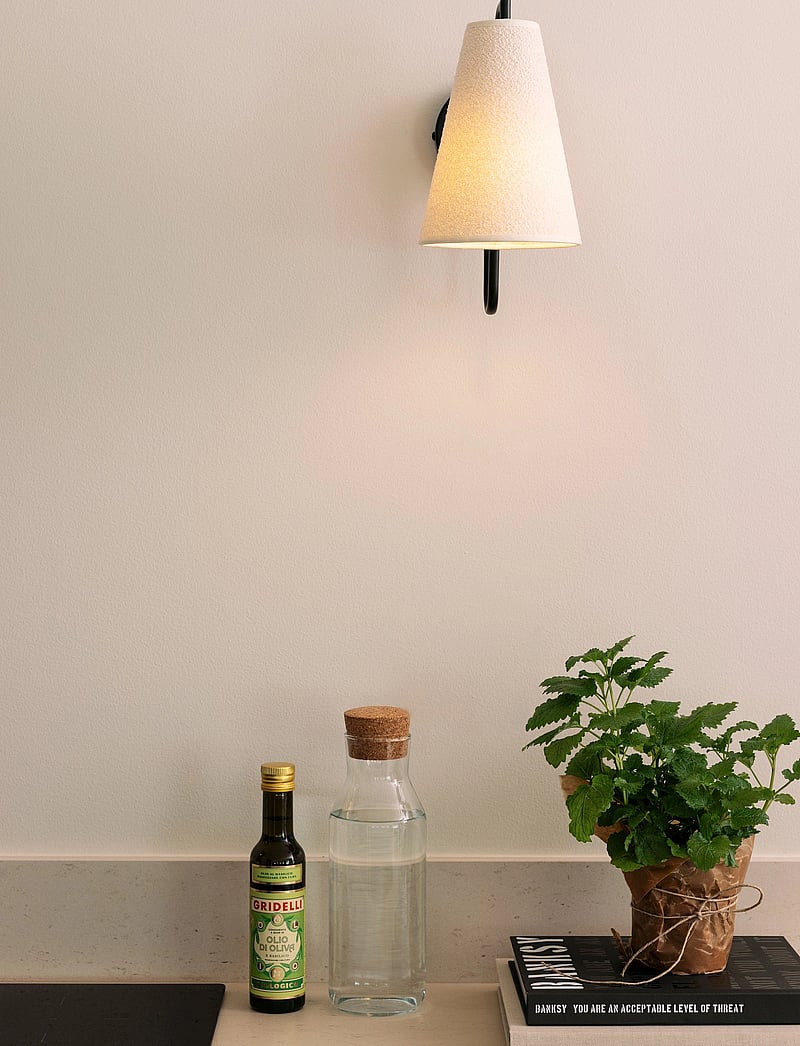 Globen Lighting - Wall lamp Lou White bouclé/brushed brass - wandleuchten - black - 2