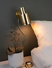 Globen Lighting - Wall Lamp Clark 1 - vegglamper - brushed brass - 2