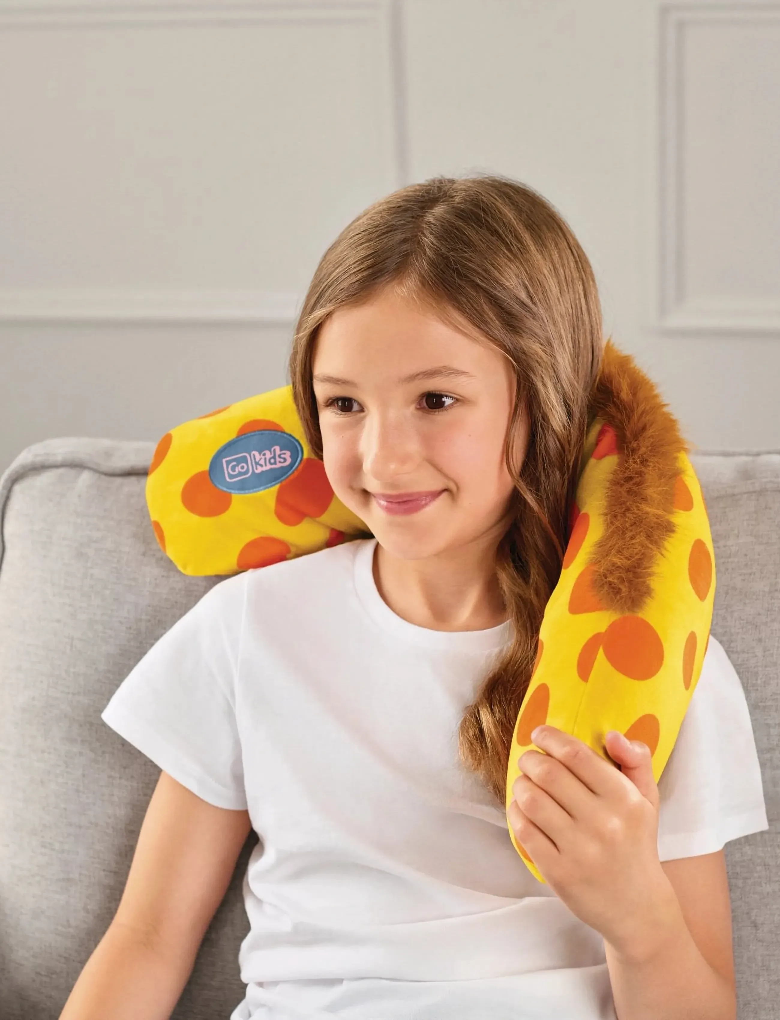 Go Travel - Giraffe Snuggle Travel Pillow - accessoires de voyage - yellow - 5