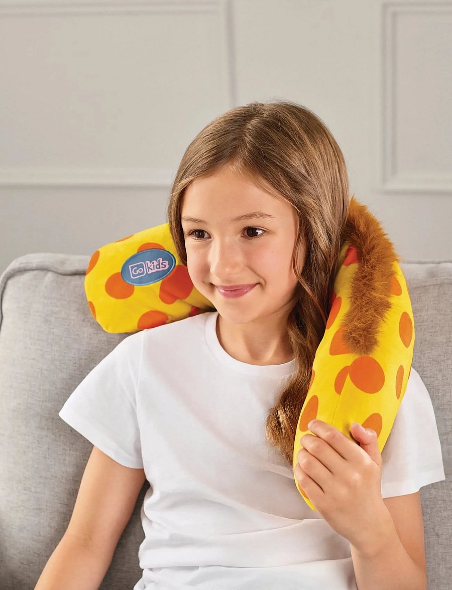 Go Travel - Giraffe Snuggle Travel Pillow - accessoires de voyage - yellow - 5