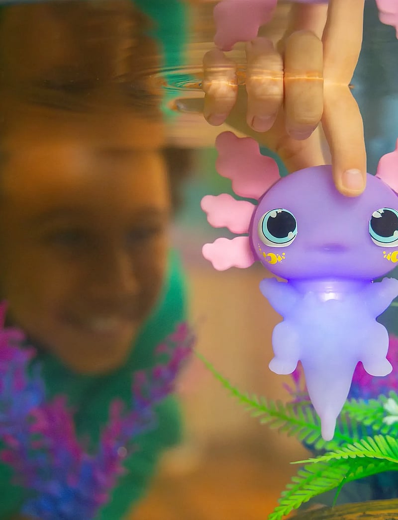 Goliath - ANIMAGIC LET´S GLO AXOLOTL PASTEL GLOW IN THE DARK - badespielzeug - multi coloured - 0