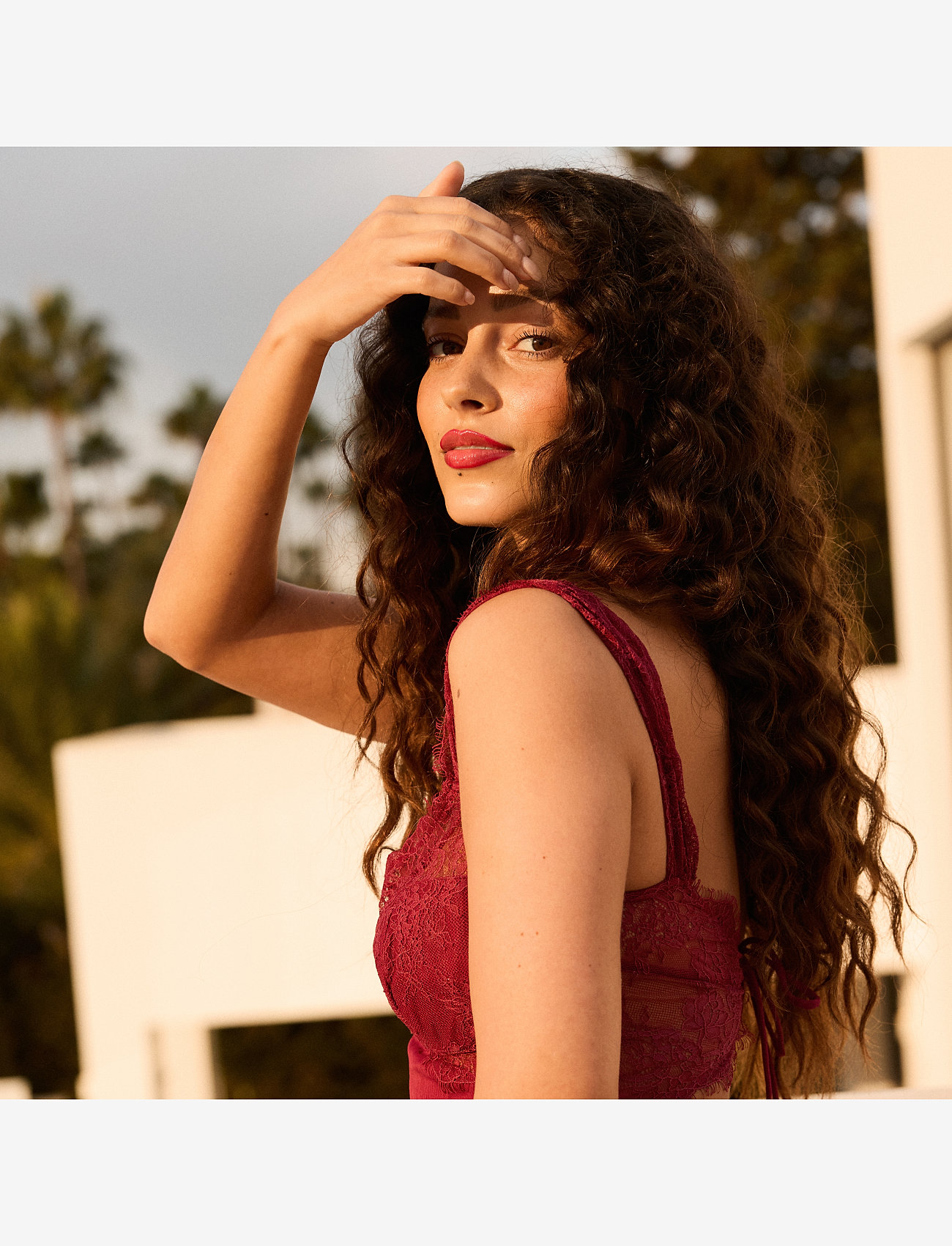 GOSH COPENHAGEN - Here To Stain Lip Pen 004 Mocha Stain - läppbalsam - burningheart 004 - 3