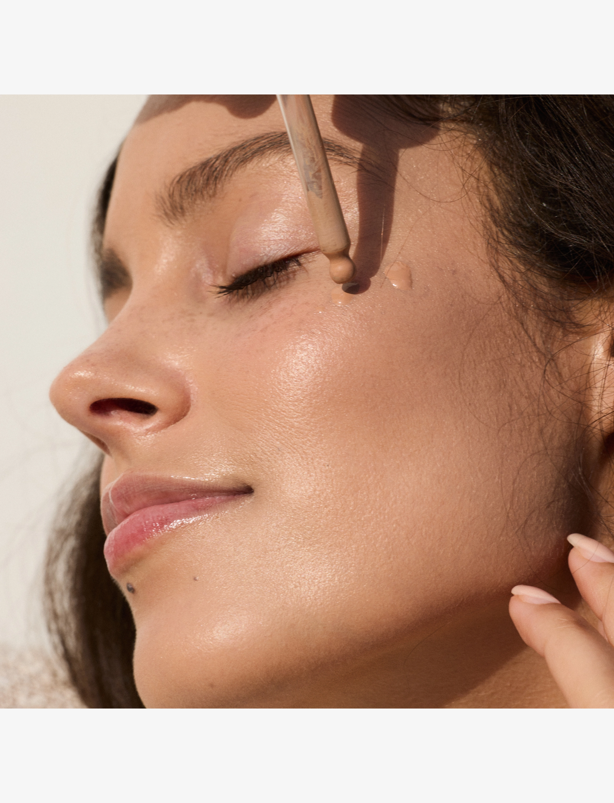 GOSH COPENHAGEN - DEWY Foundation Drops - lip stain - tan - 3