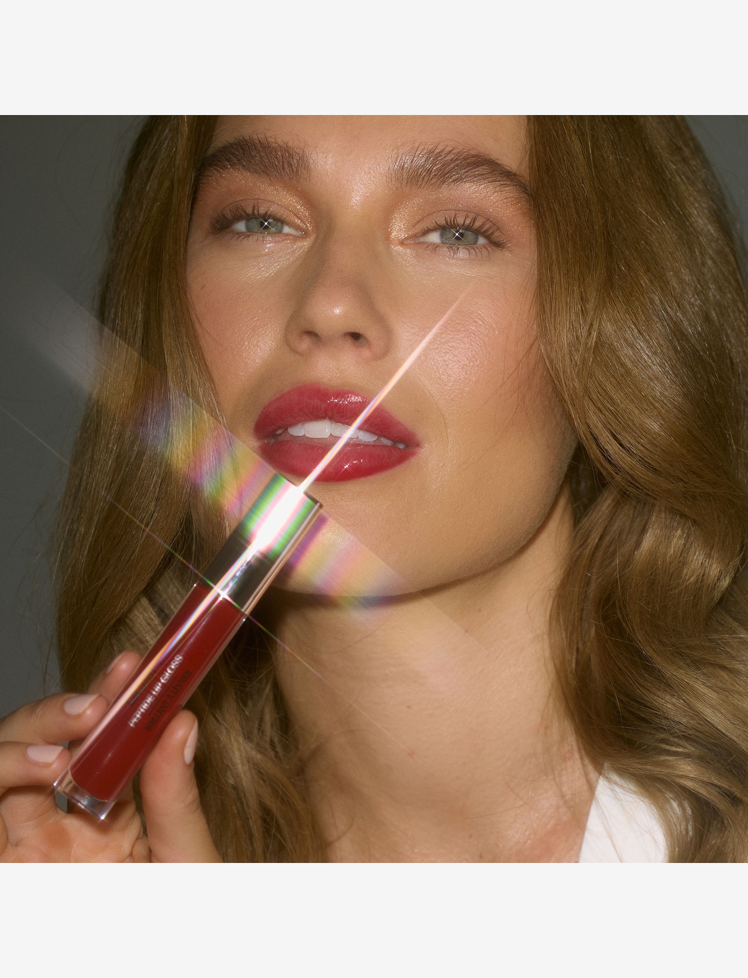 GOSH COPENHAGEN - GOSH Peptide Lip Gloss - förðunarvörur - cherry berry 004 - 4