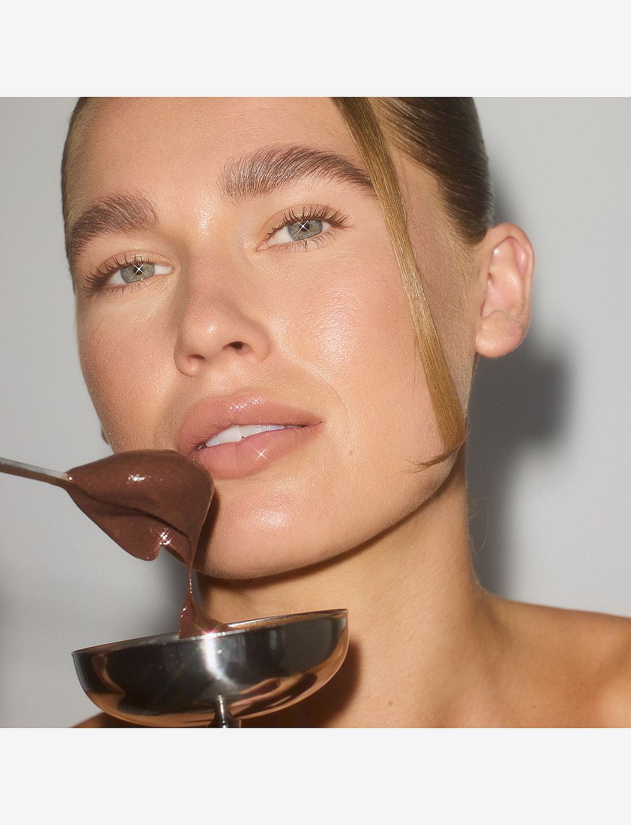 GOSH COPENHAGEN - GOSH Peptide Lip Gloss - makeup - chocolate mousse 007 - 3