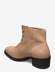 Gram - yatfai boot tea leather - high heel - tea leather - 2