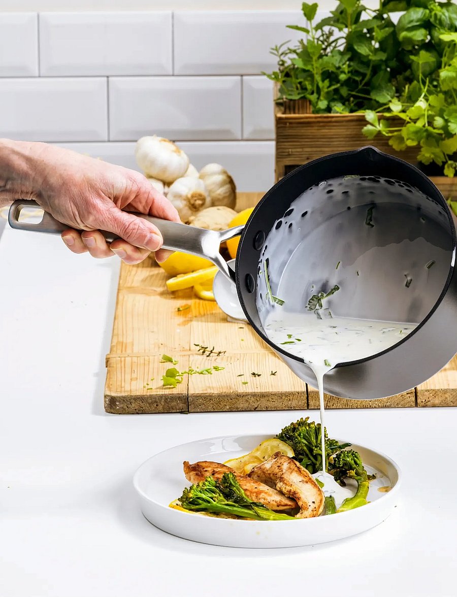 Greenpan - Saucepan 16cm/1.6L + 2 spouts - stieltöpfe - black - 0