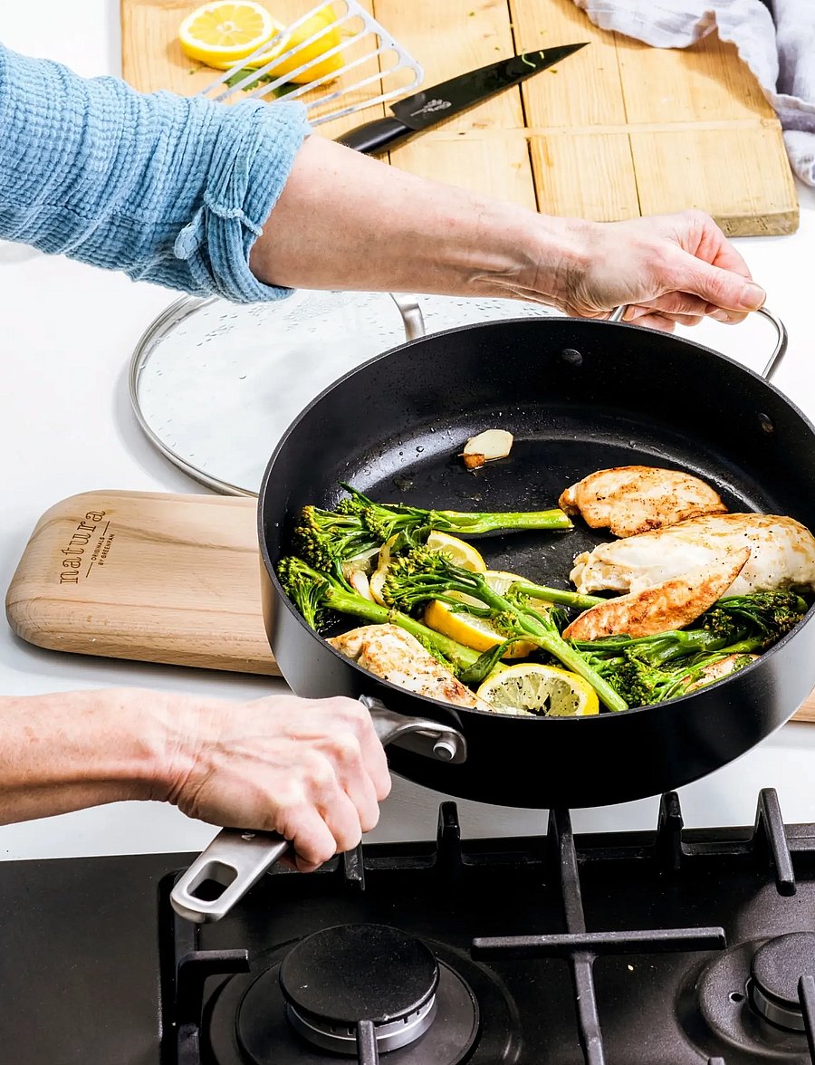 Greenpan - Skillet 28cm/4.3L with lid + helper handle - bratpfannen - black - 0