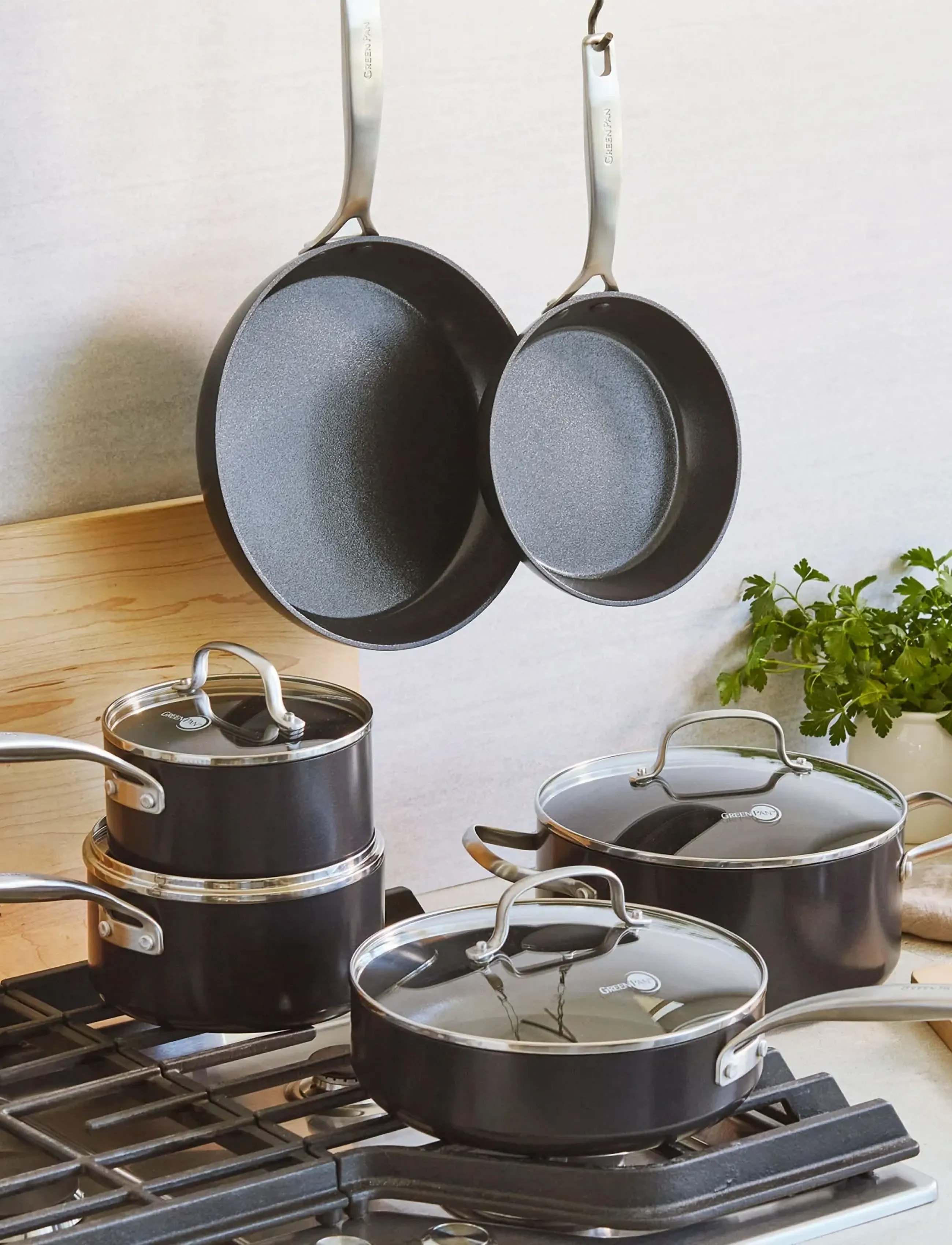 Greenpan - Skillet 28cm/4.3L with lid + helper handle - bratpfannen - black - 3