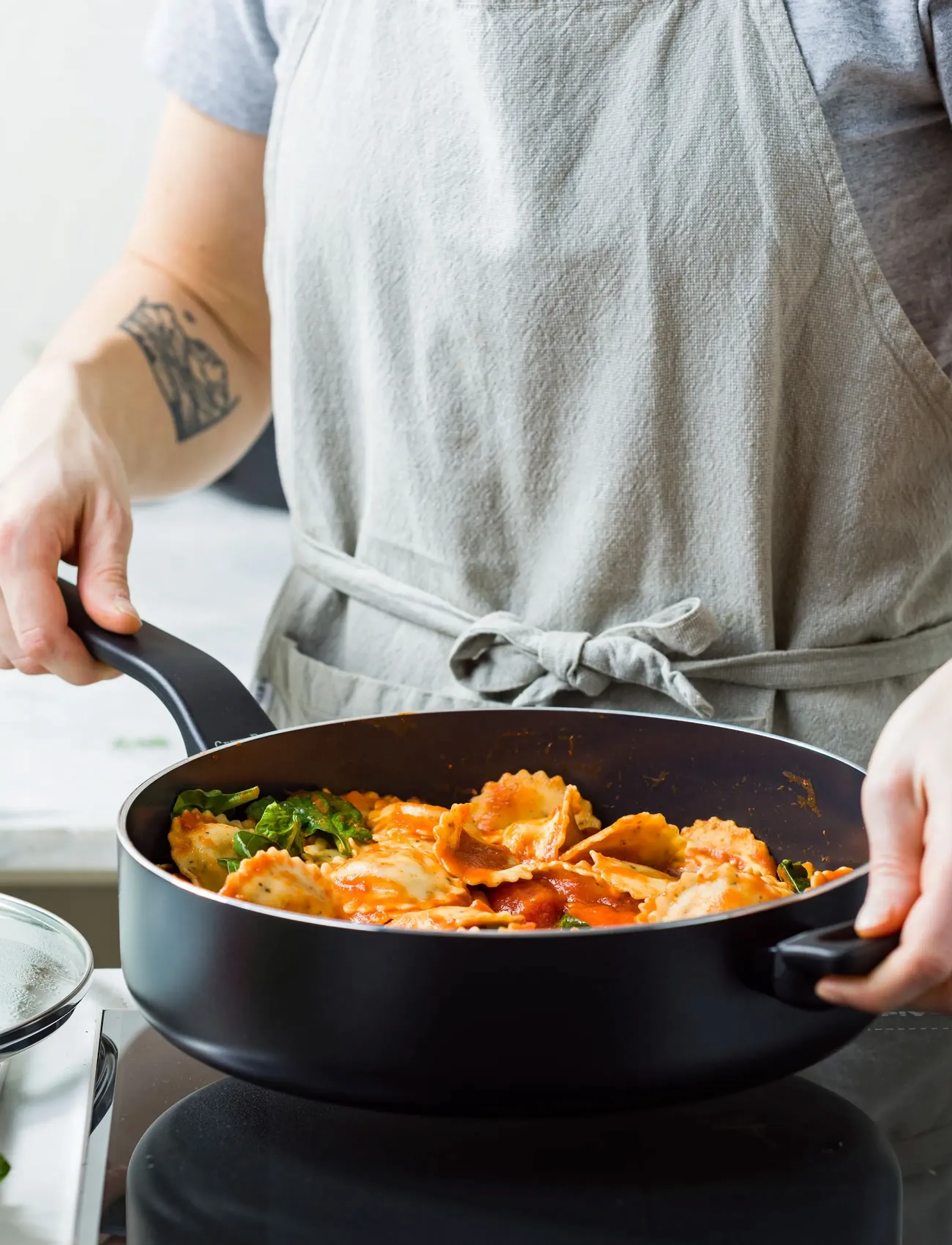 Greenpan - Skillet 28cm/3.1L with lid + helper handle - saucepans - black - 3
