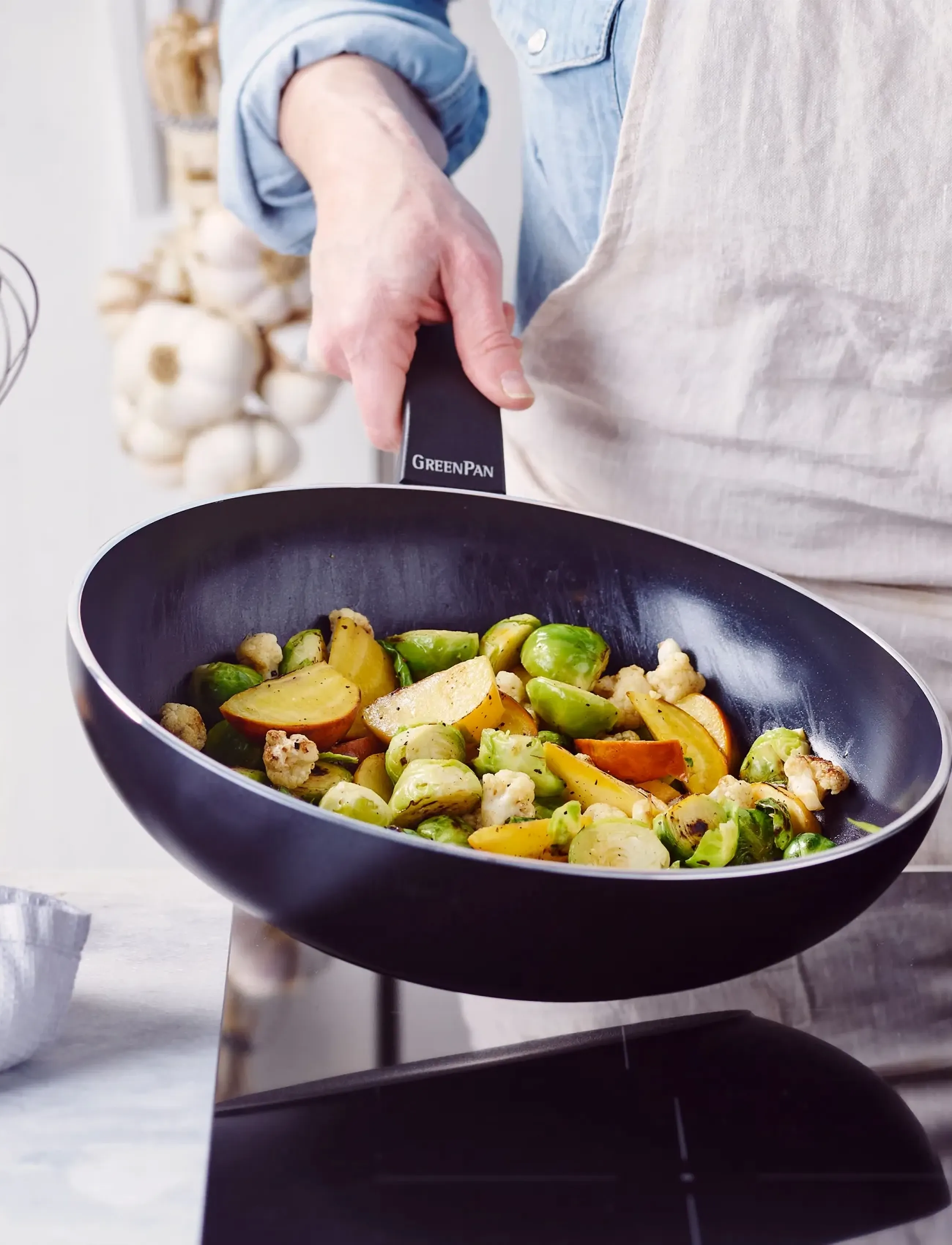 Greenpan - Wok 28cm/3.69L - woks - black - 2