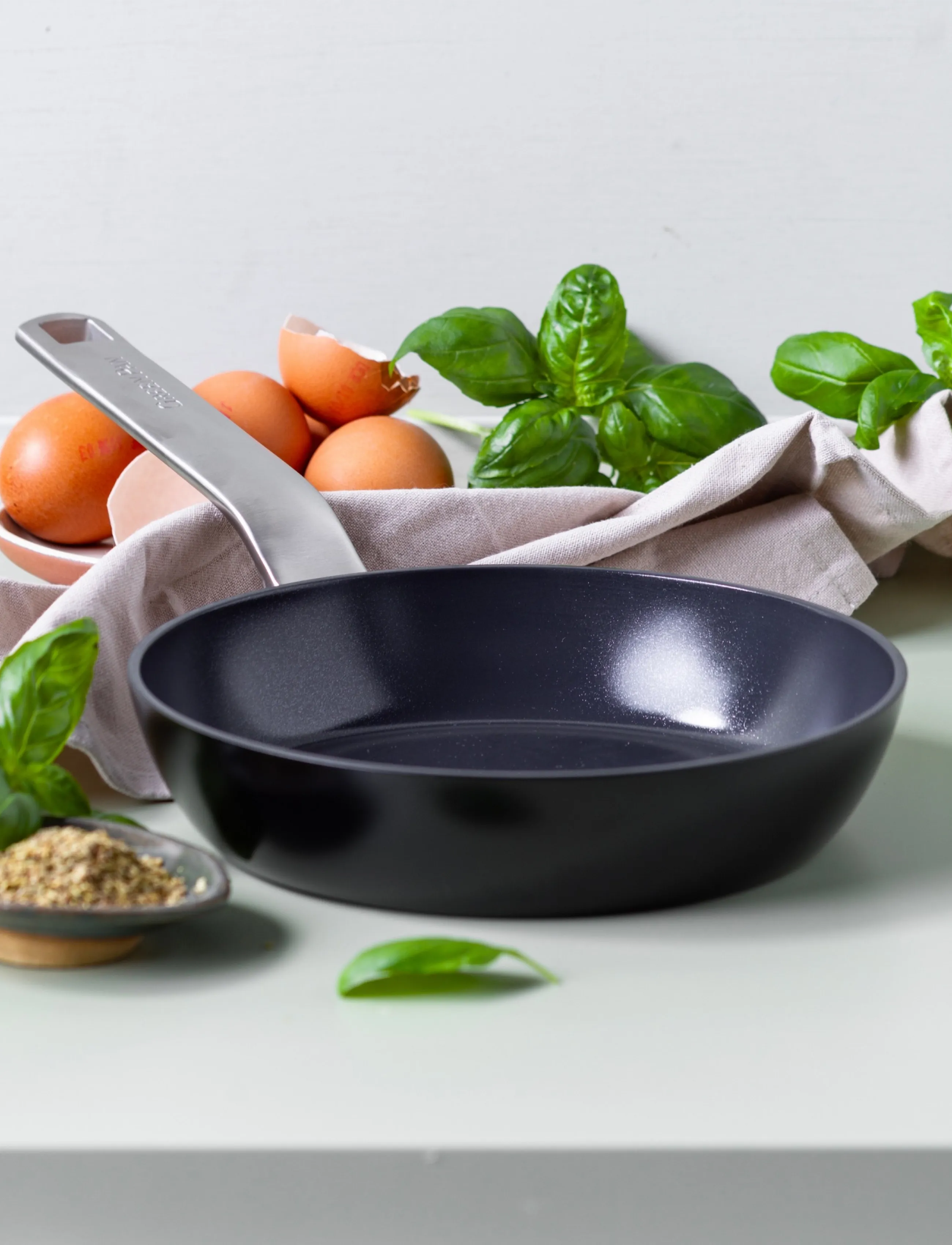 Greenpan Gryde 18 Cm / 2,01 L Med Låg;, 24 cm, Pots & Pans, Schwarz - Frying Homeware