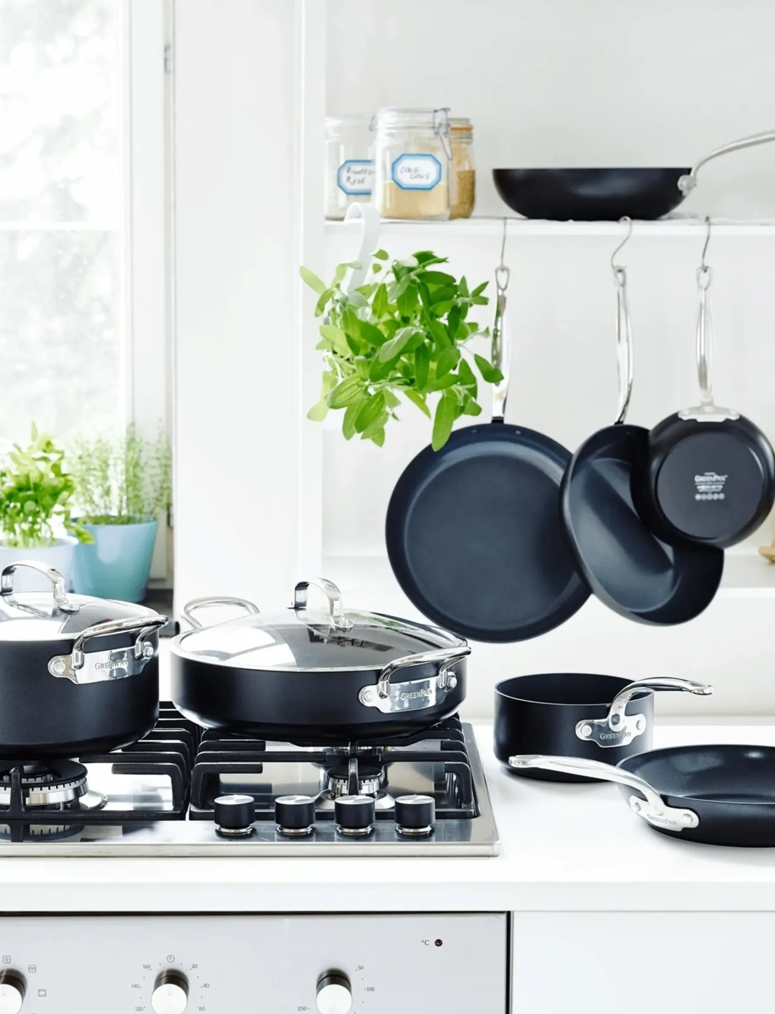 Greenpan - Skillet 30cm/4.8L with lid + 2 safe handles - stekpannor - black - 2