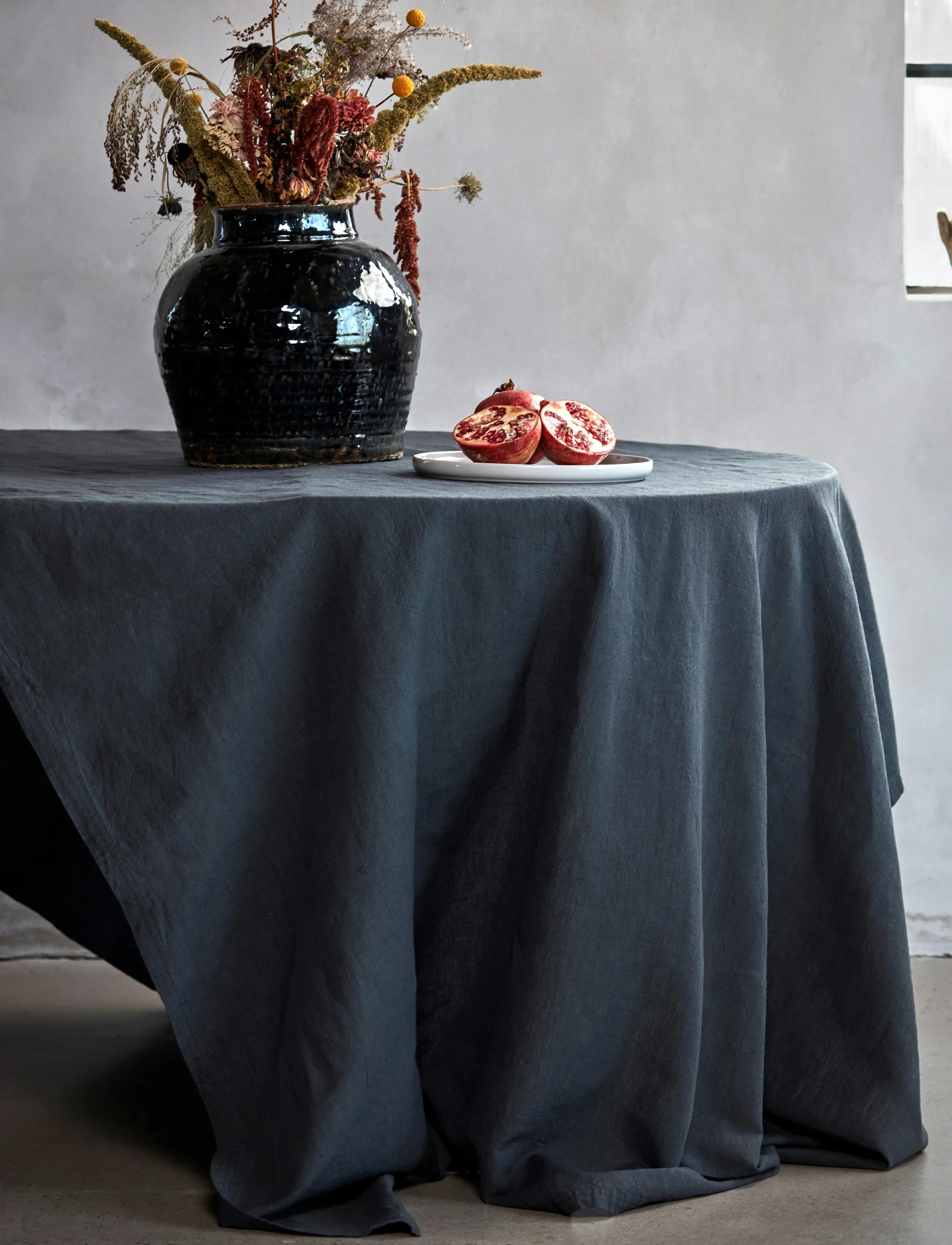Gripsholm - TABLE CLOTH LINEN BLEND WHITE 145x250 - dúkar og dreglar - anthracite - 1