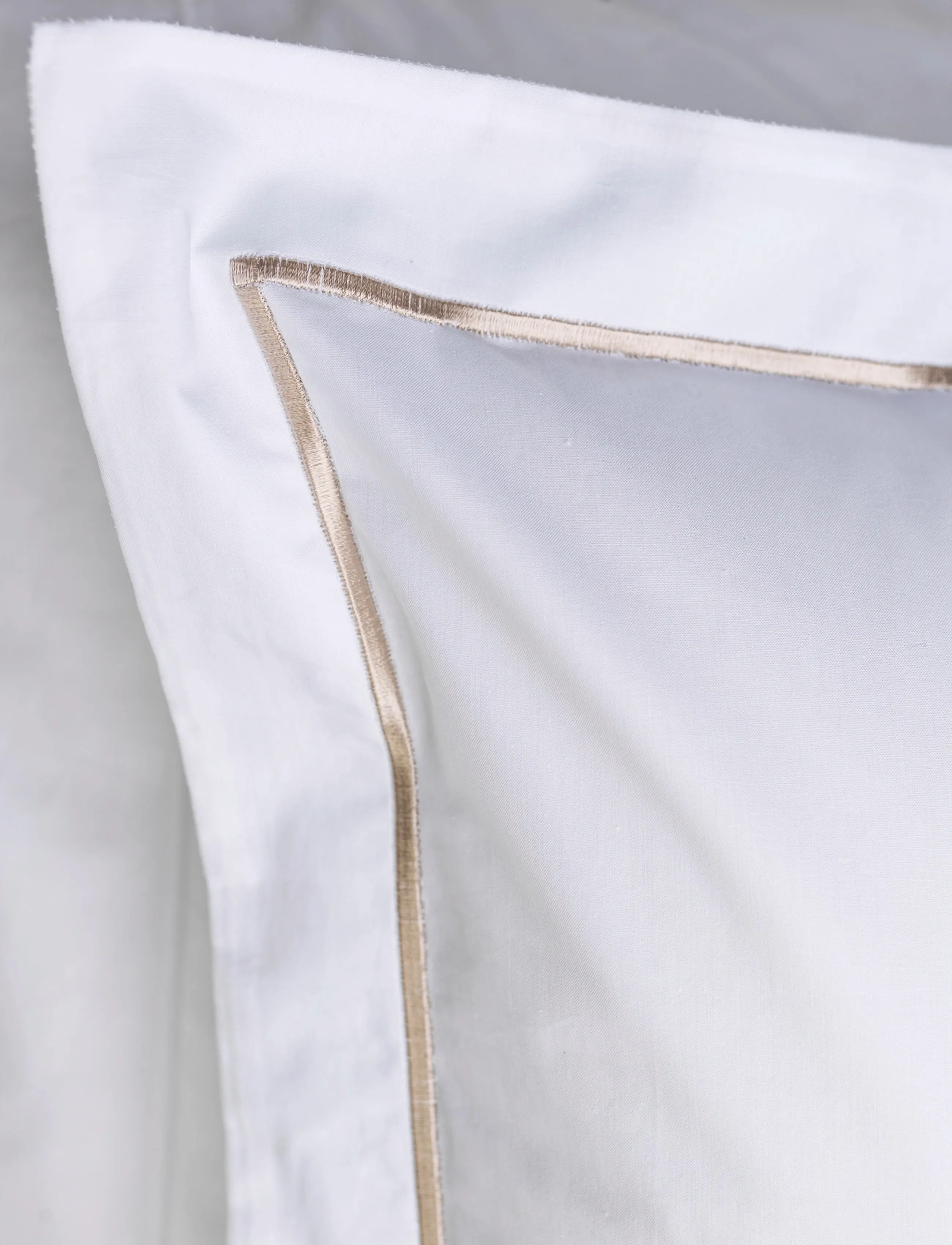 Gripsholm - ÖRNGOTT PERCALE VIT 50X60 - Örngott - white - 2