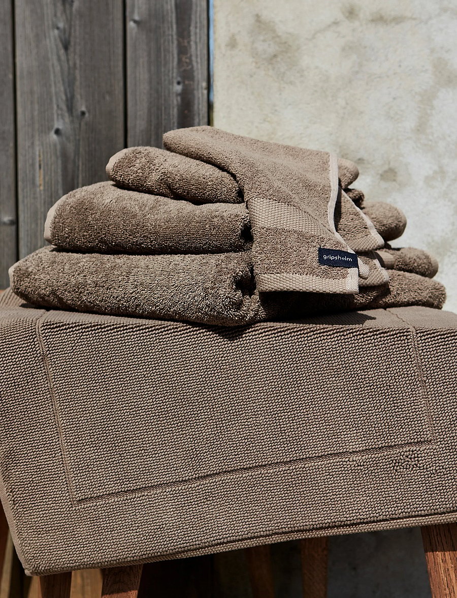 Gripsholm - GUEST TOWEL GRIPSHOLM FLINT GREY 30X50 - saunalinad - walnut - 2